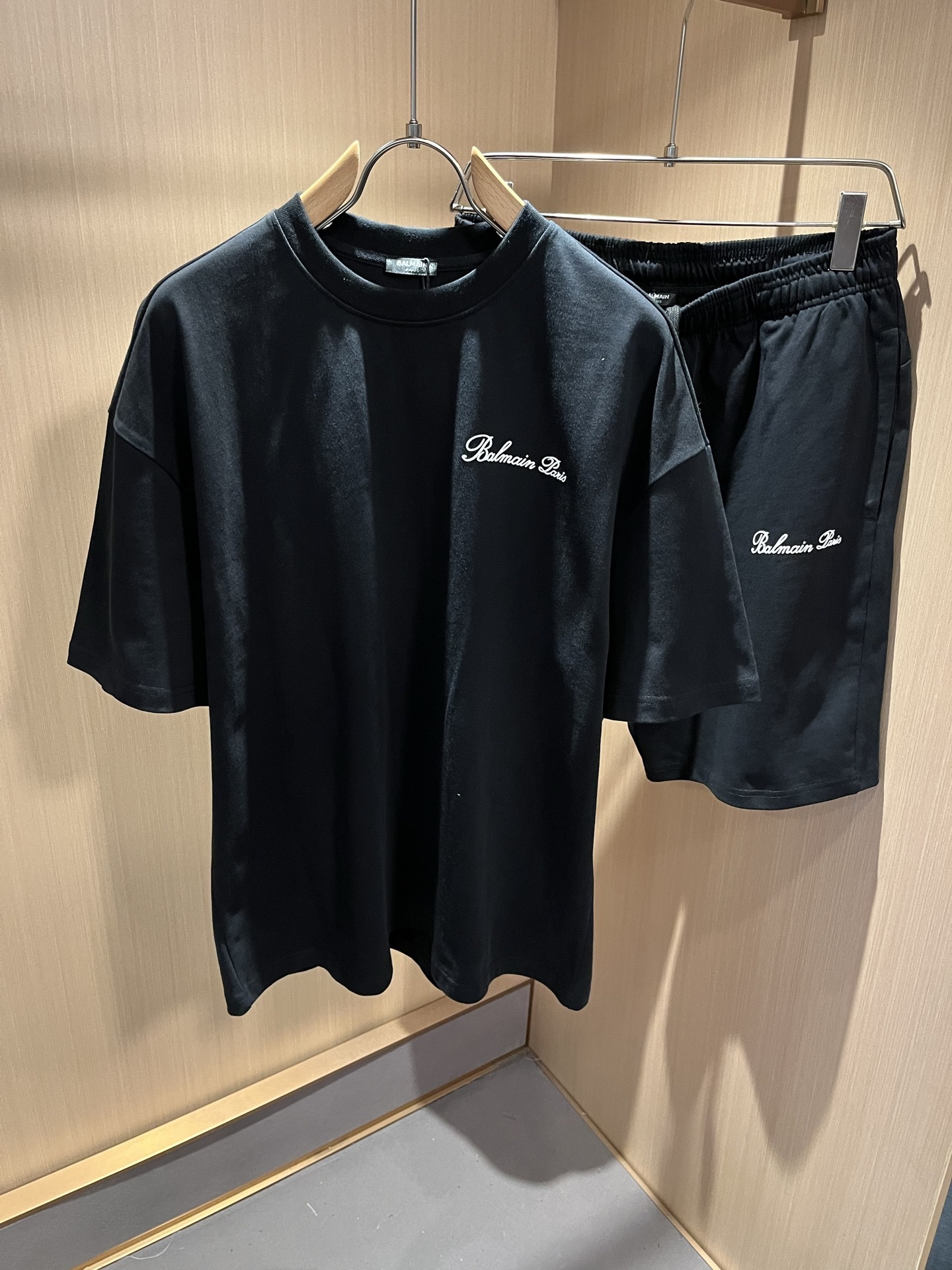 BALM*IN 巴尔曼 2025春夏新款休闲套装,男人心目中的“里程碑”机车王国的“佼佼者”遍布世界