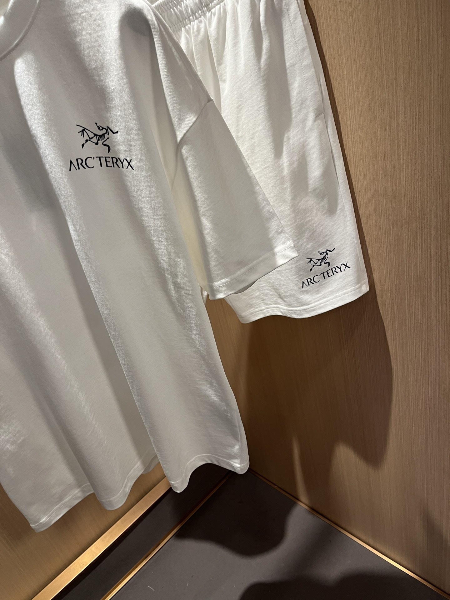 ARCTER*X始*祖鸟 2025春夏新款休闲套装,户外品牌可能大家第一想到的就是加拿大鹅、始祖鸟。给