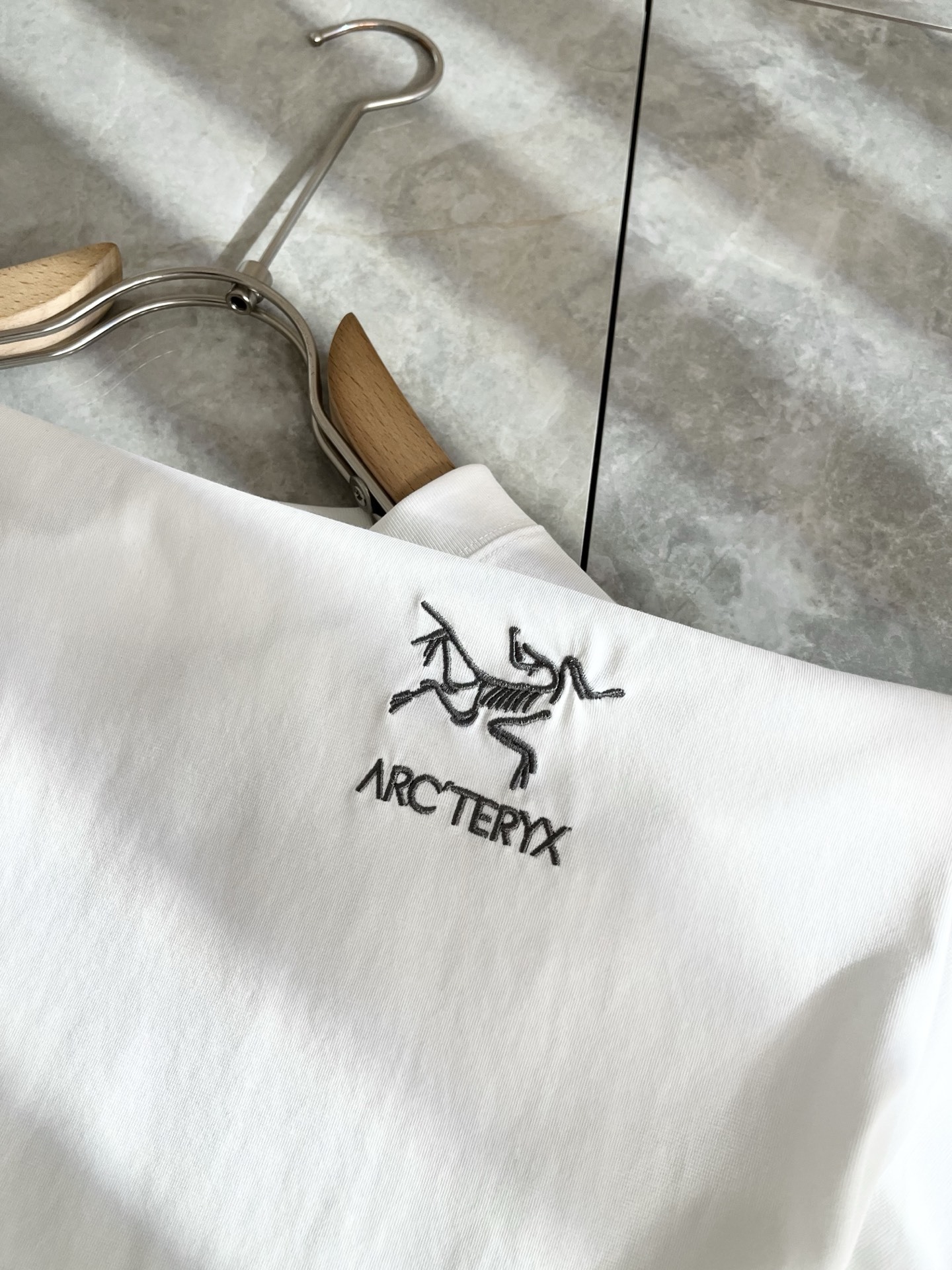 ARCTER*X始*祖鸟 2025春夏新款男女同款👫短袖T恤,户外品牌可能大家第一想到的就是加拿大鹅、