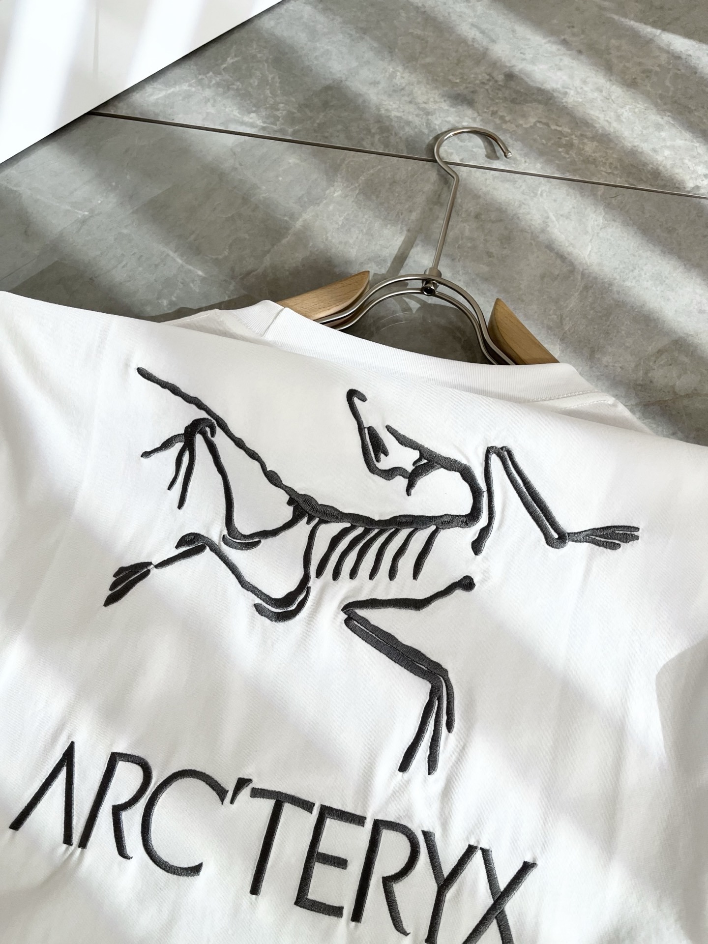ARCTER*X始*祖鸟 2025春夏新款男女同款👫短袖T恤,户外品牌可能大家第一想到的就是加拿大鹅、