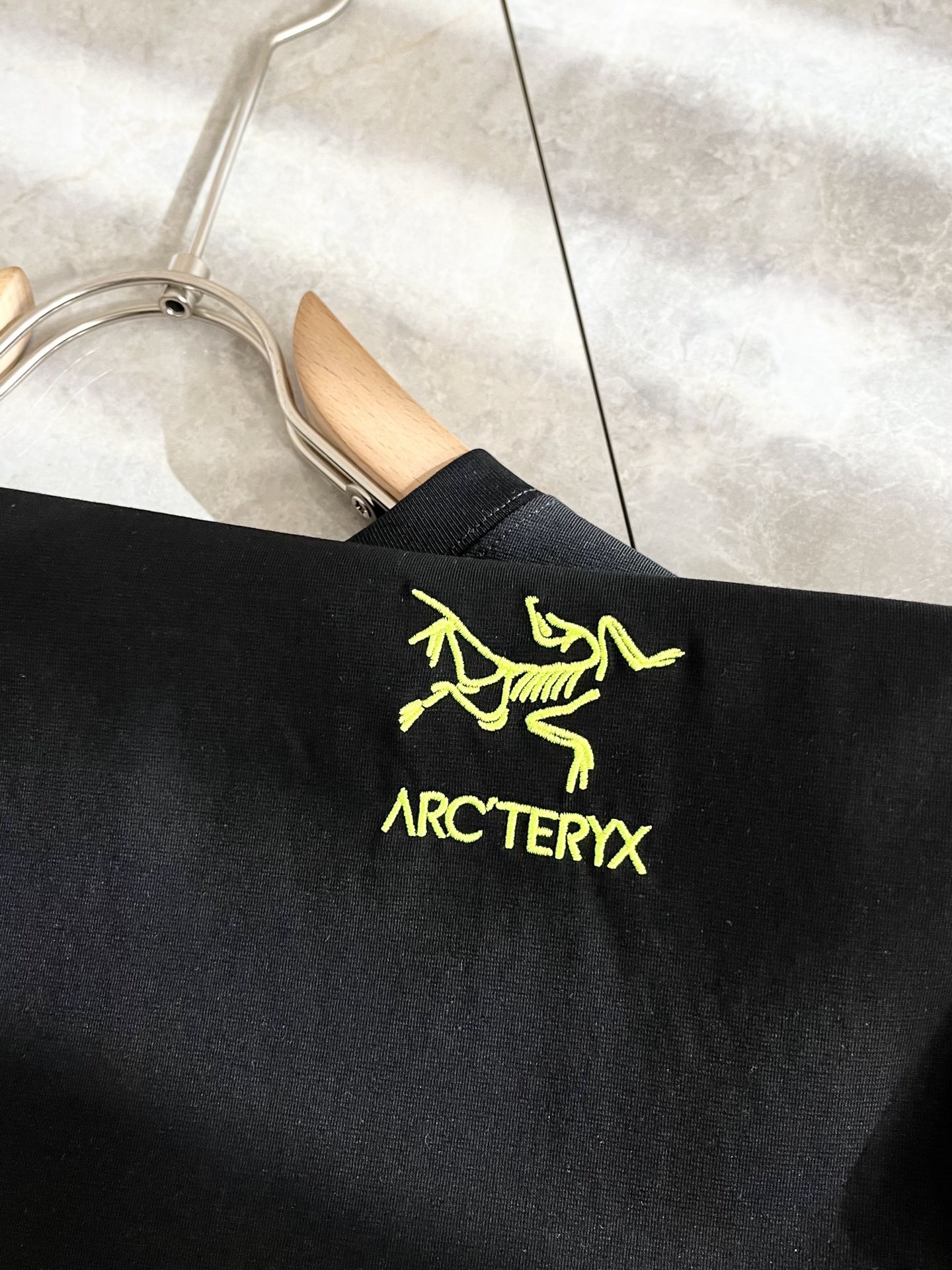 ARCTER*X始*祖鸟 2025春夏新款男女同款👫短袖T恤,户外品牌可能大家第一想到的就是加拿大鹅、