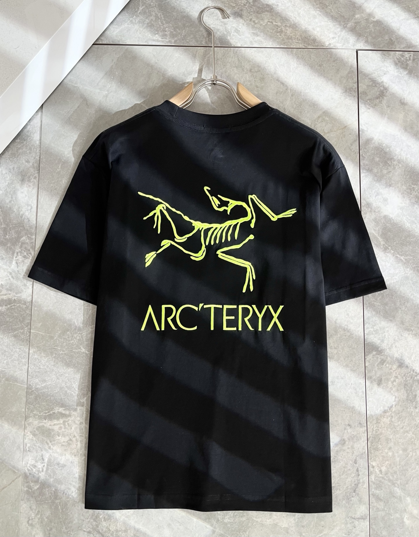 ARCTER*X始*祖鸟 2025春夏新款男女同款👫短袖T恤,户外品牌可能大家第一想到的就是加拿大鹅、