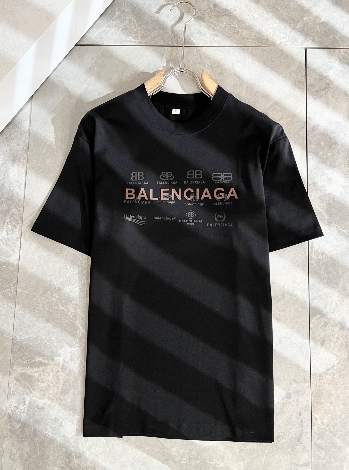    BALENCI*GA巴黎*家 2025春夏新款男女同款👫短袖T恤！走秀图案印花时尚休闲短袖T恤衫！