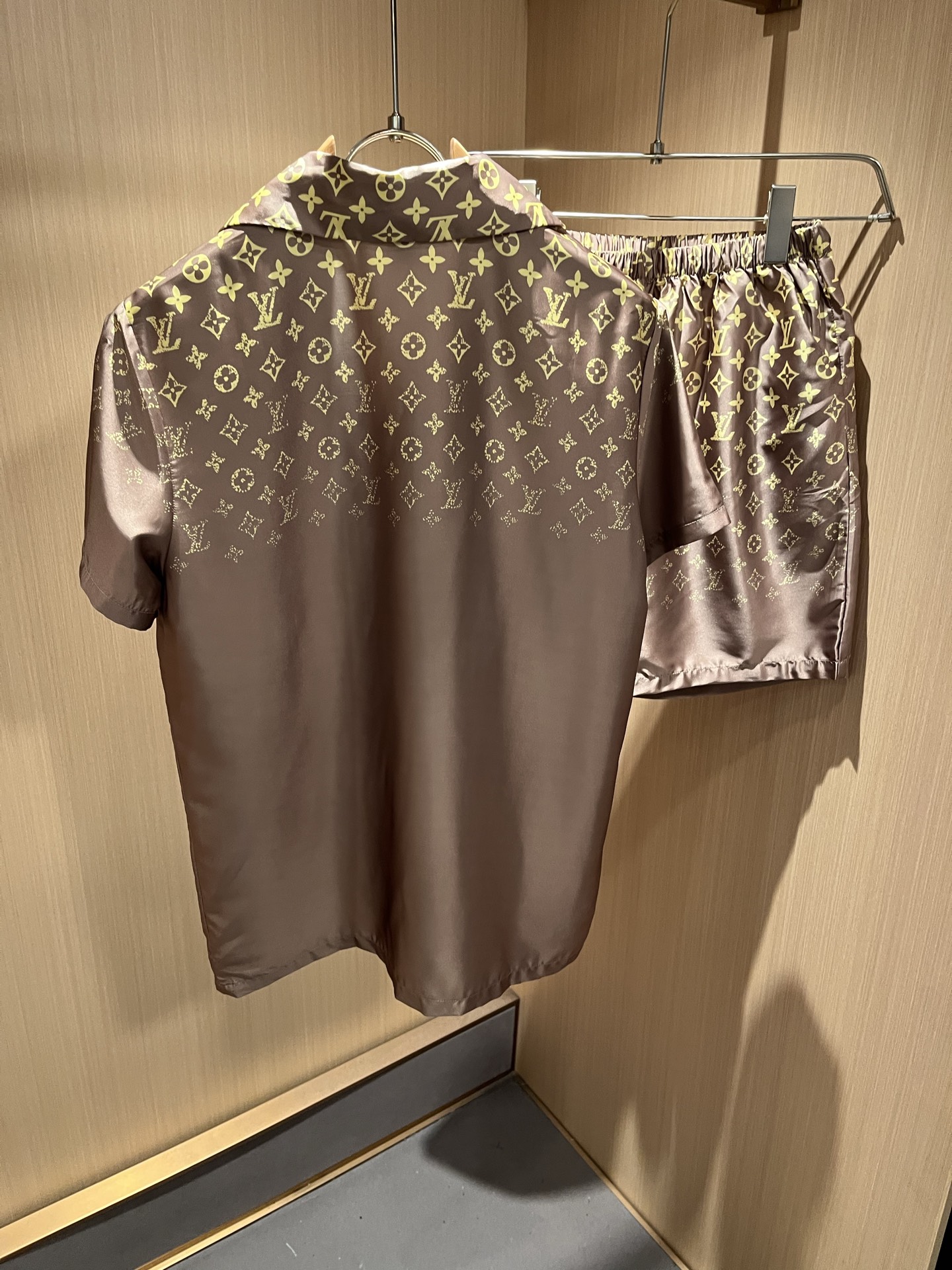  Louis Vuit*on 路易家族 2025春夏新款Monogram系列！轻奢休闲套装，男女同款👫睡