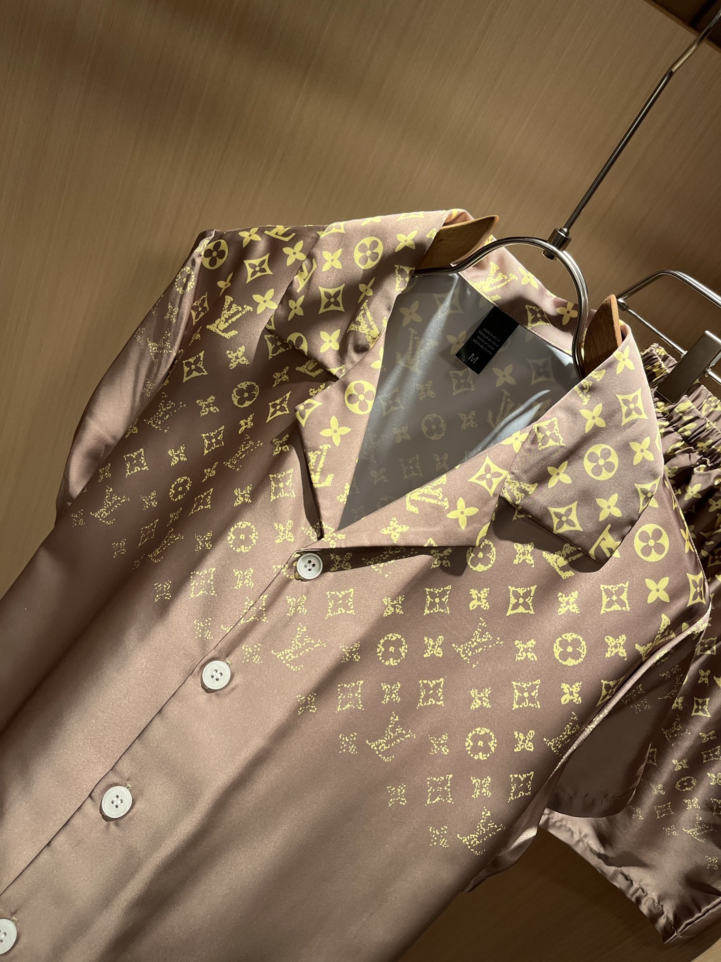  Louis Vuit*on 路易家族 2025春夏新款Monogram系列！轻奢休闲套装，男女同款👫睡