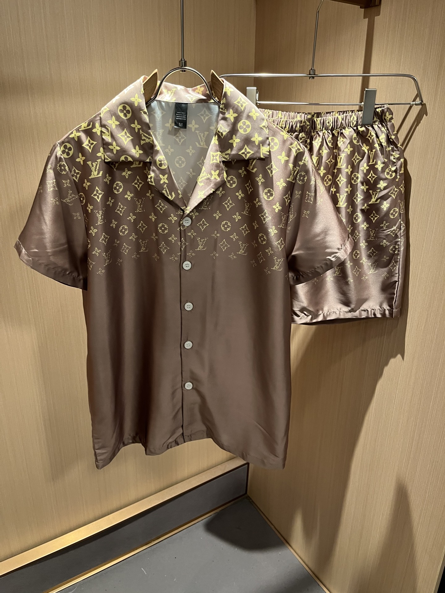  Louis Vuit*on 路易家族 2025春夏新款Monogram系列！轻奢休闲套装，男女同款👫睡