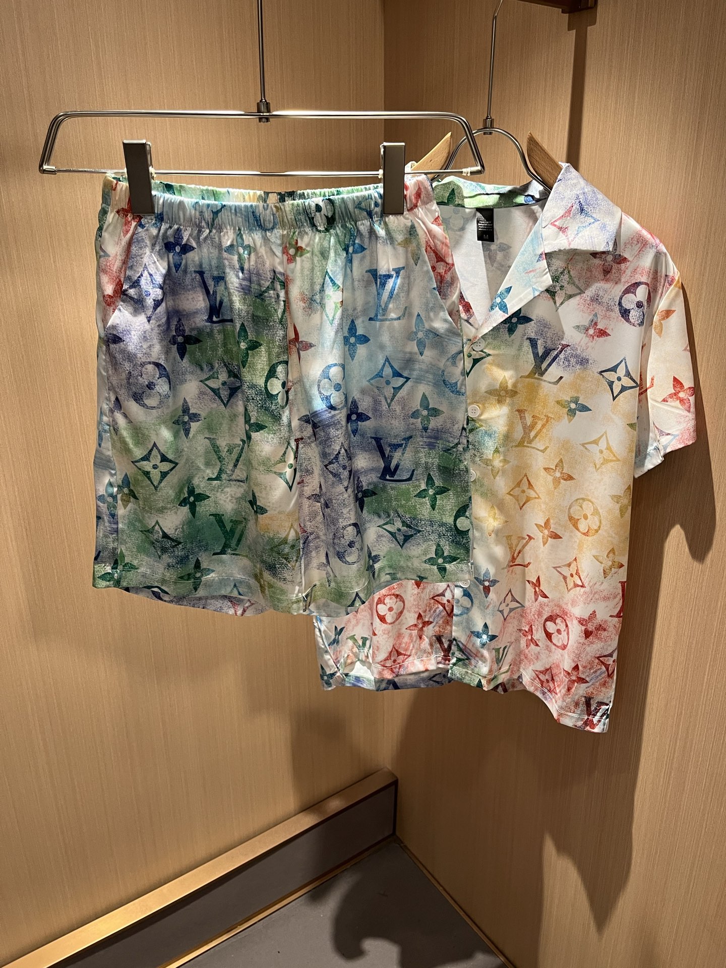  Louis Vuit*on 路易家族 2025春夏新款Monogram系列！轻奢休闲套装，男女同款👫睡