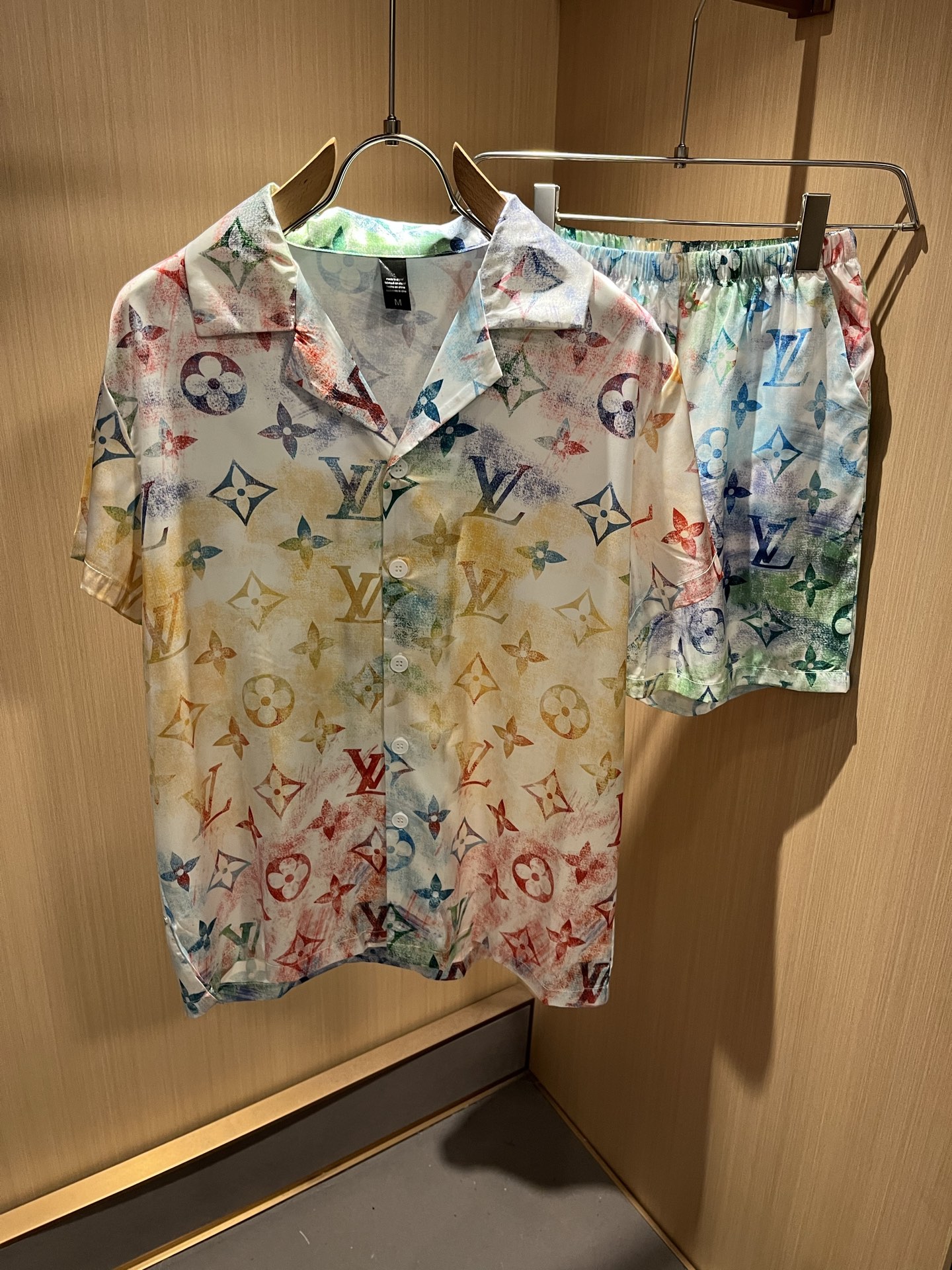  Louis Vuit*on 路易家族 2025春夏新款Monogram系列！轻奢休闲套装，男女同款👫睡