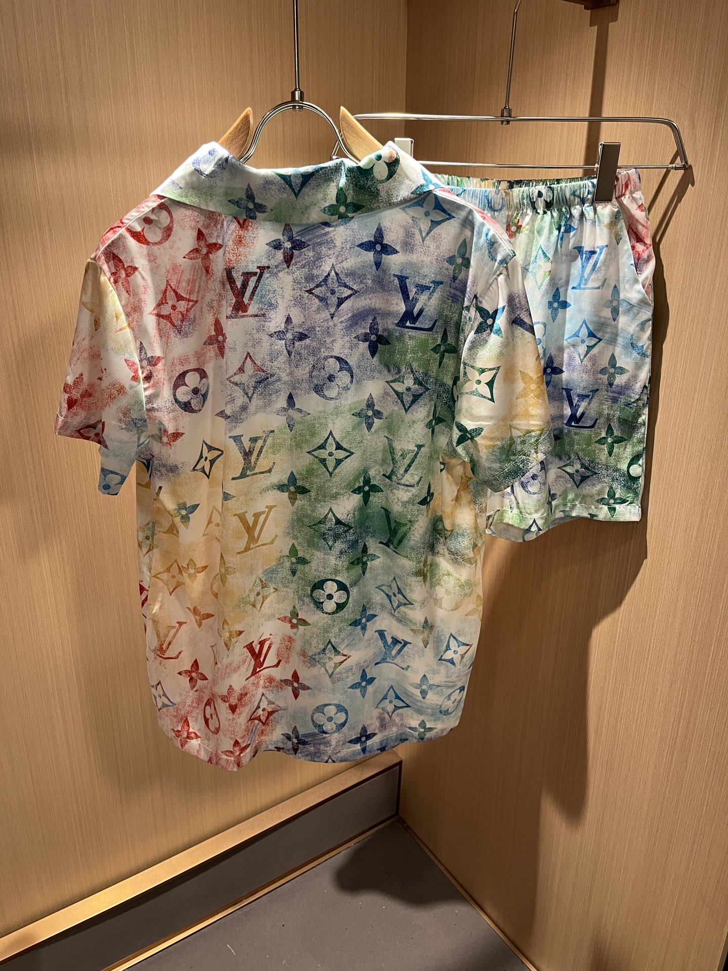  Louis Vuit*on 路易家族 2025春夏新款Monogram系列！轻奢休闲套装，男女同款👫睡