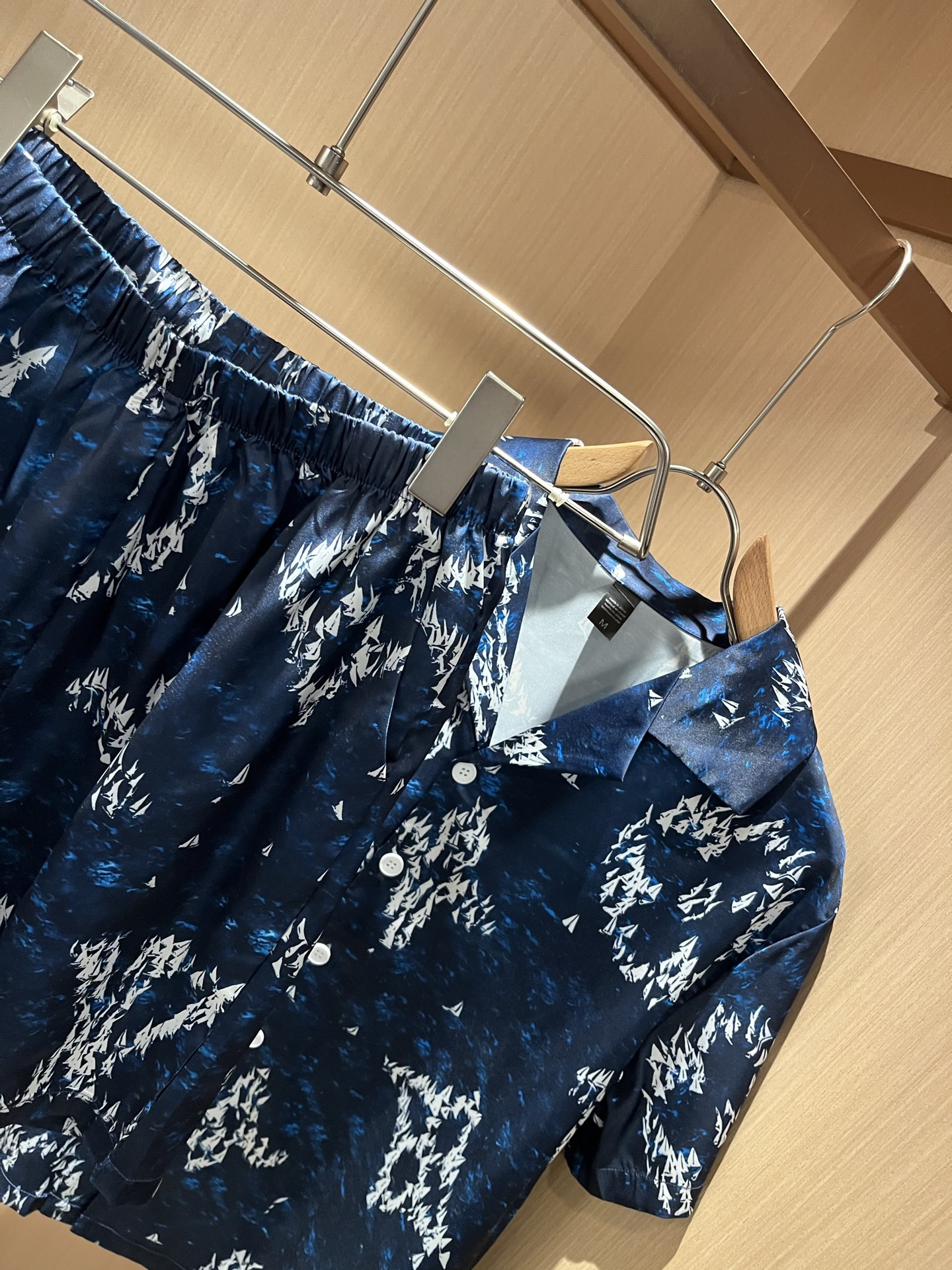  Louis Vuit*on 路易家族 2025春夏新款Monogram系列！轻奢休闲套装，男女同款👫睡