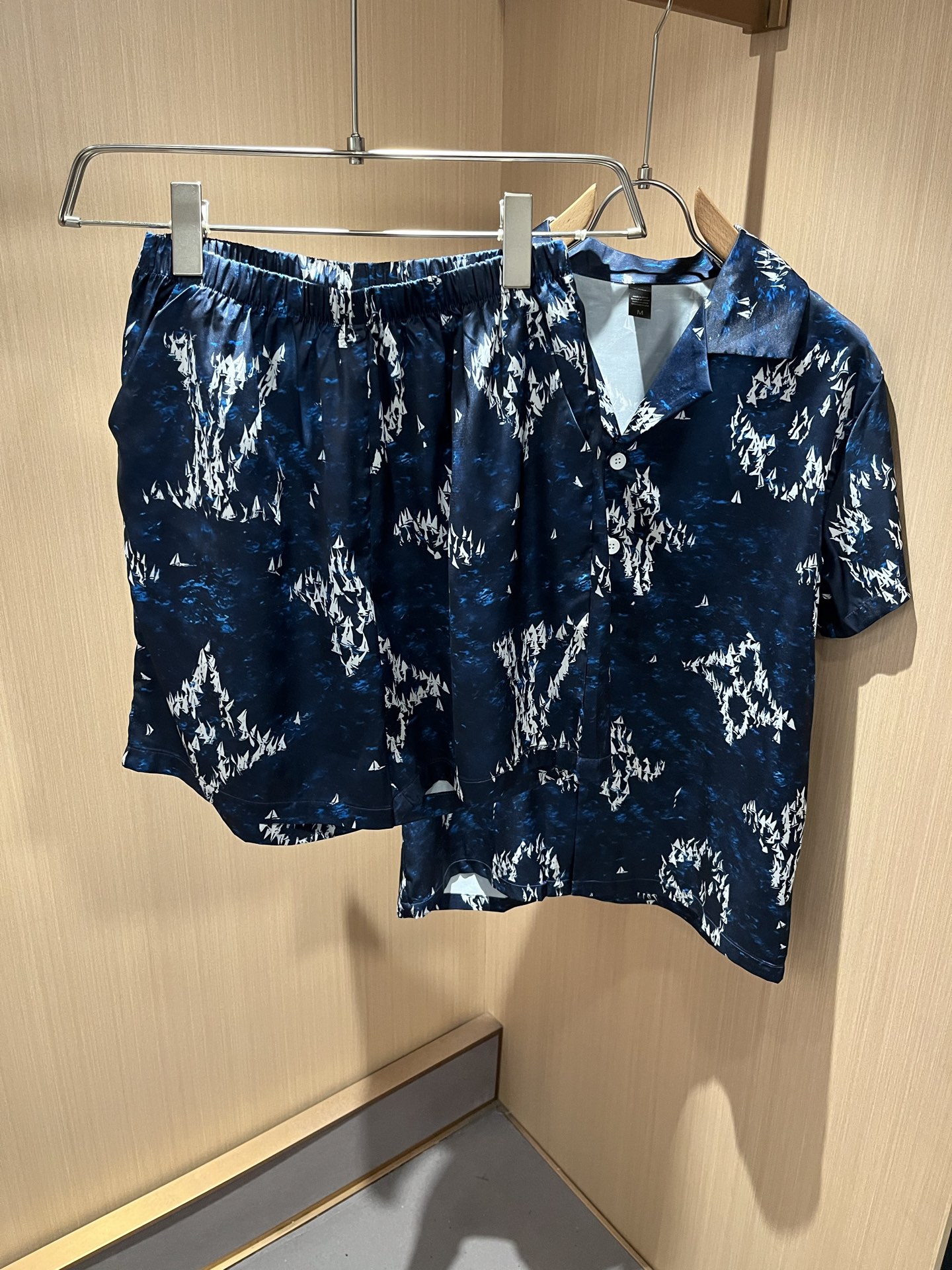  Louis Vuit*on 路易家族 2025春夏新款Monogram系列！轻奢休闲套装，男女同款👫睡