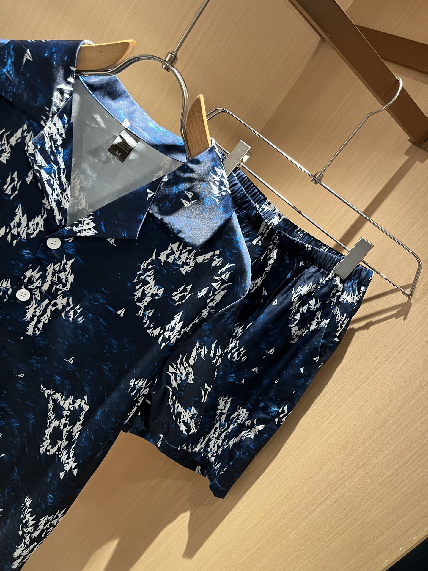  Louis Vuit*on 路易家族 2025春夏新款Monogram系列！轻奢休闲套装，男女同款👫睡