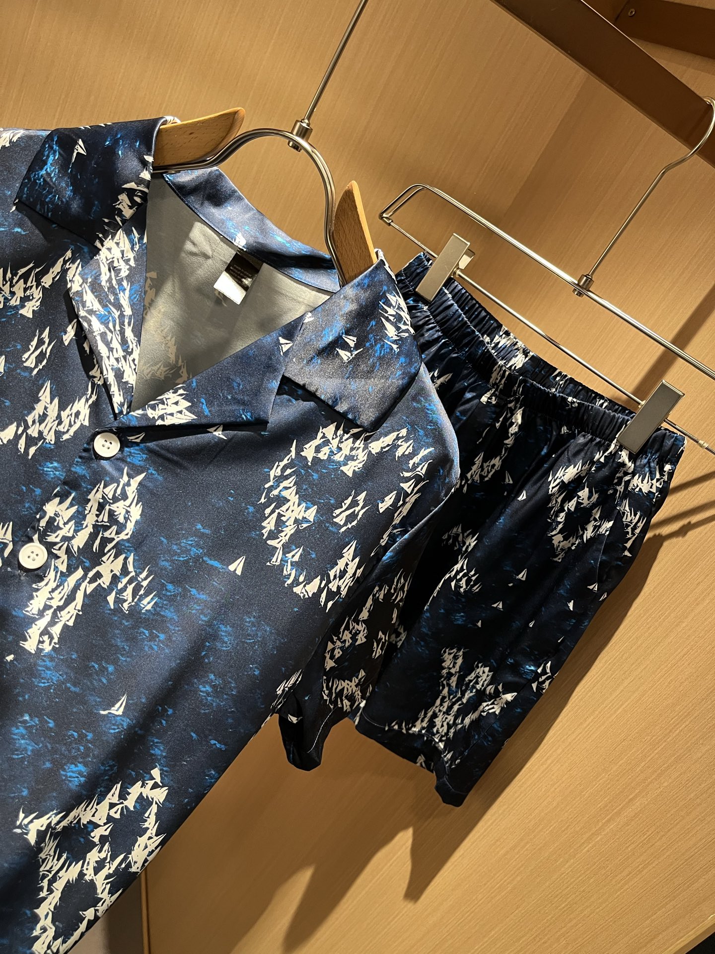  Louis Vuit*on 路易家族 2025春夏新款Monogram系列！轻奢休闲套装，男女同款👫睡