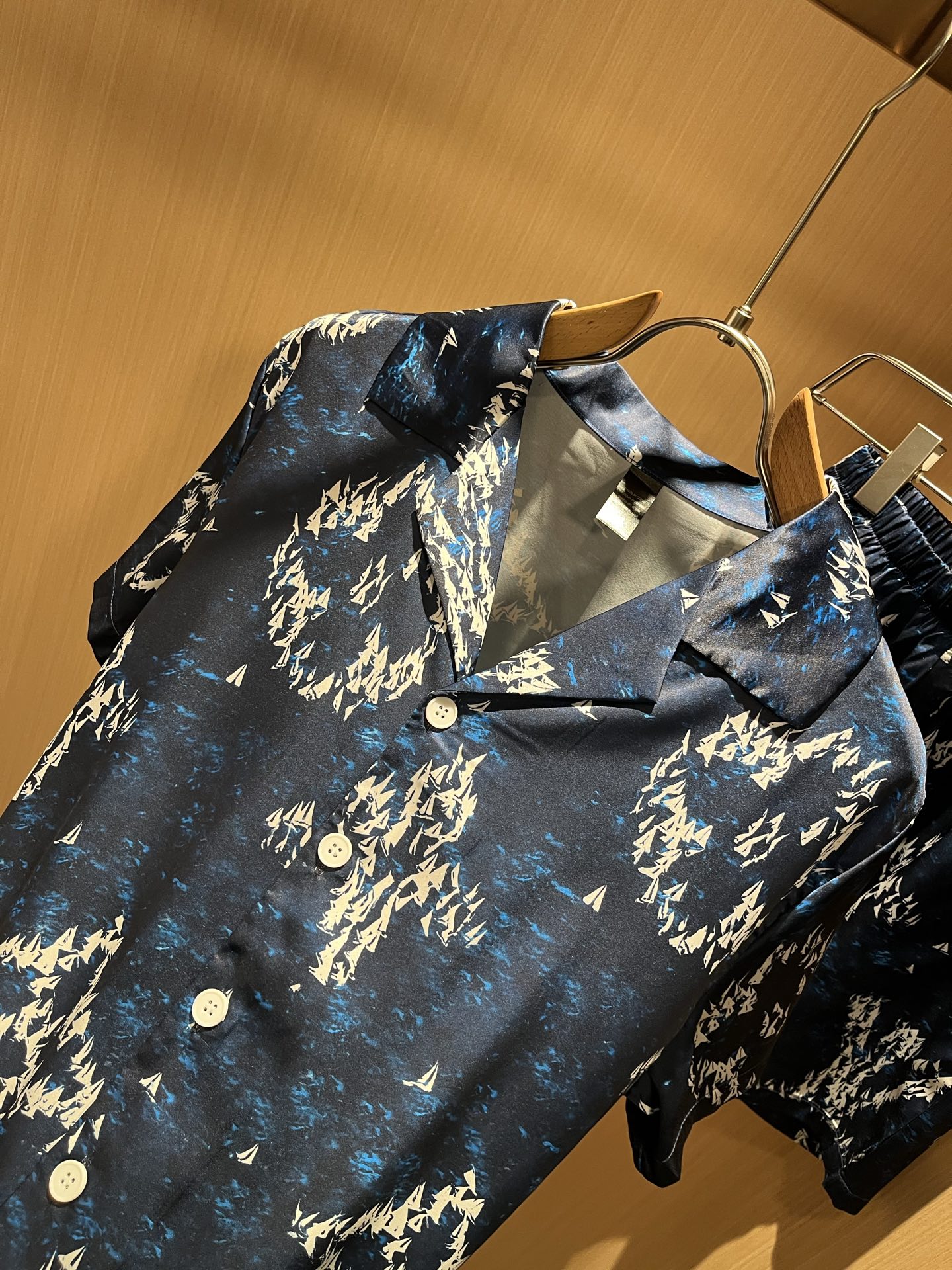  Louis Vuit*on 路易家族 2025春夏新款Monogram系列！轻奢休闲套装，男女同款👫睡