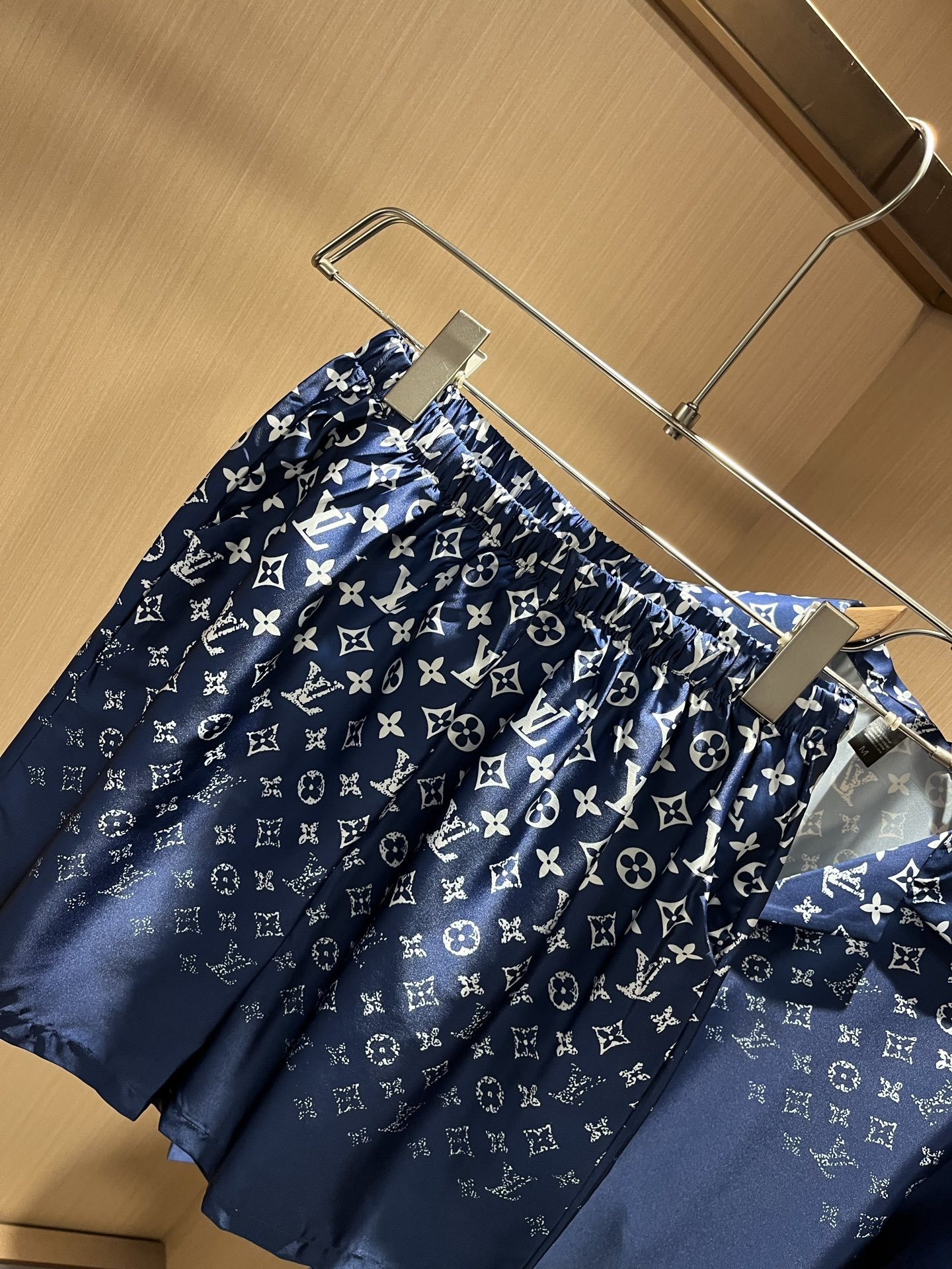 Louis Vuit*on 路易家族 2025春夏新款Monogram系列!轻奢休闲套装,男女同款👫睡