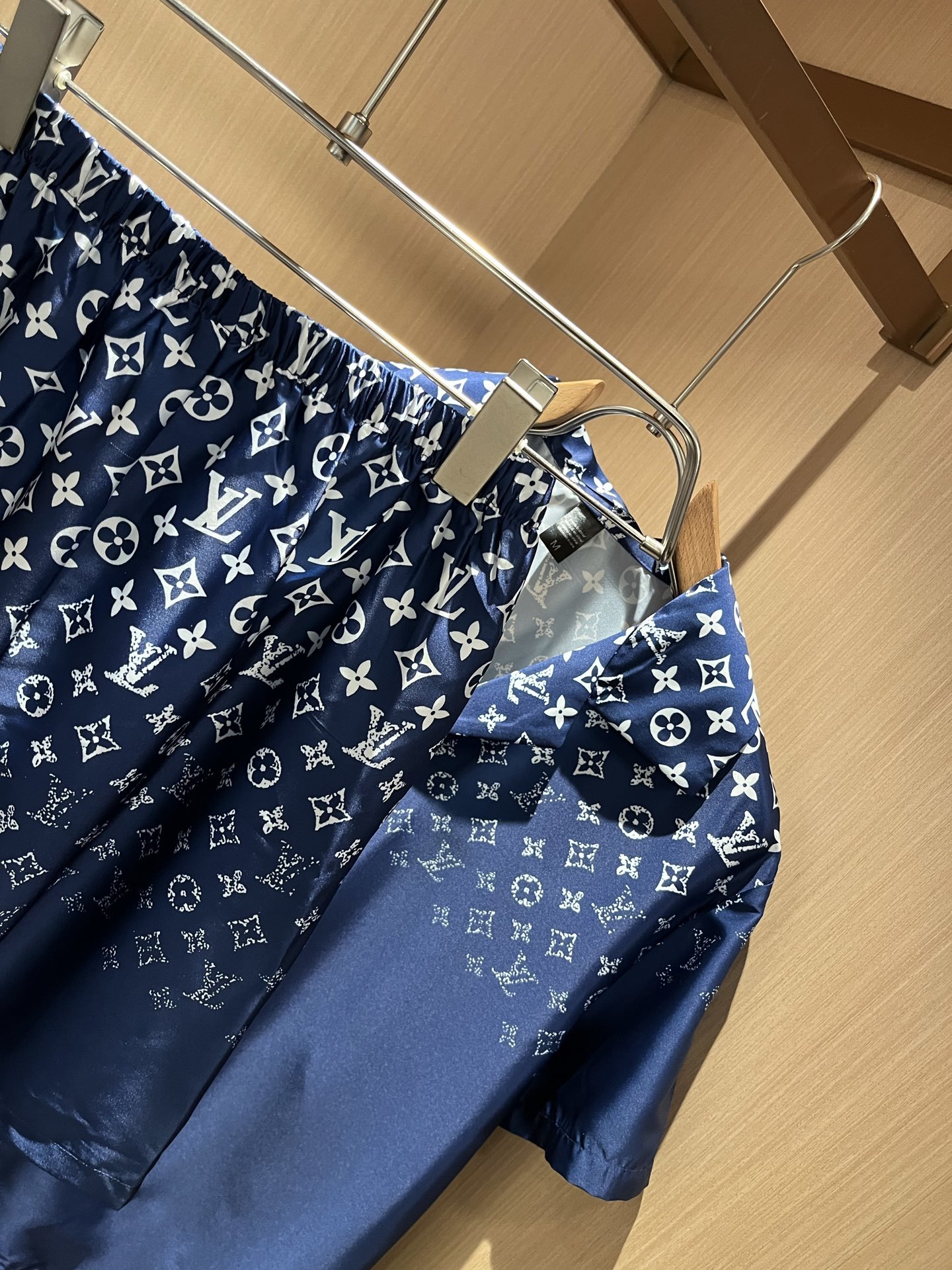 Louis Vuit*on 路易家族 2025春夏新款Monogram系列!轻奢休闲套装,男女同款👫睡
