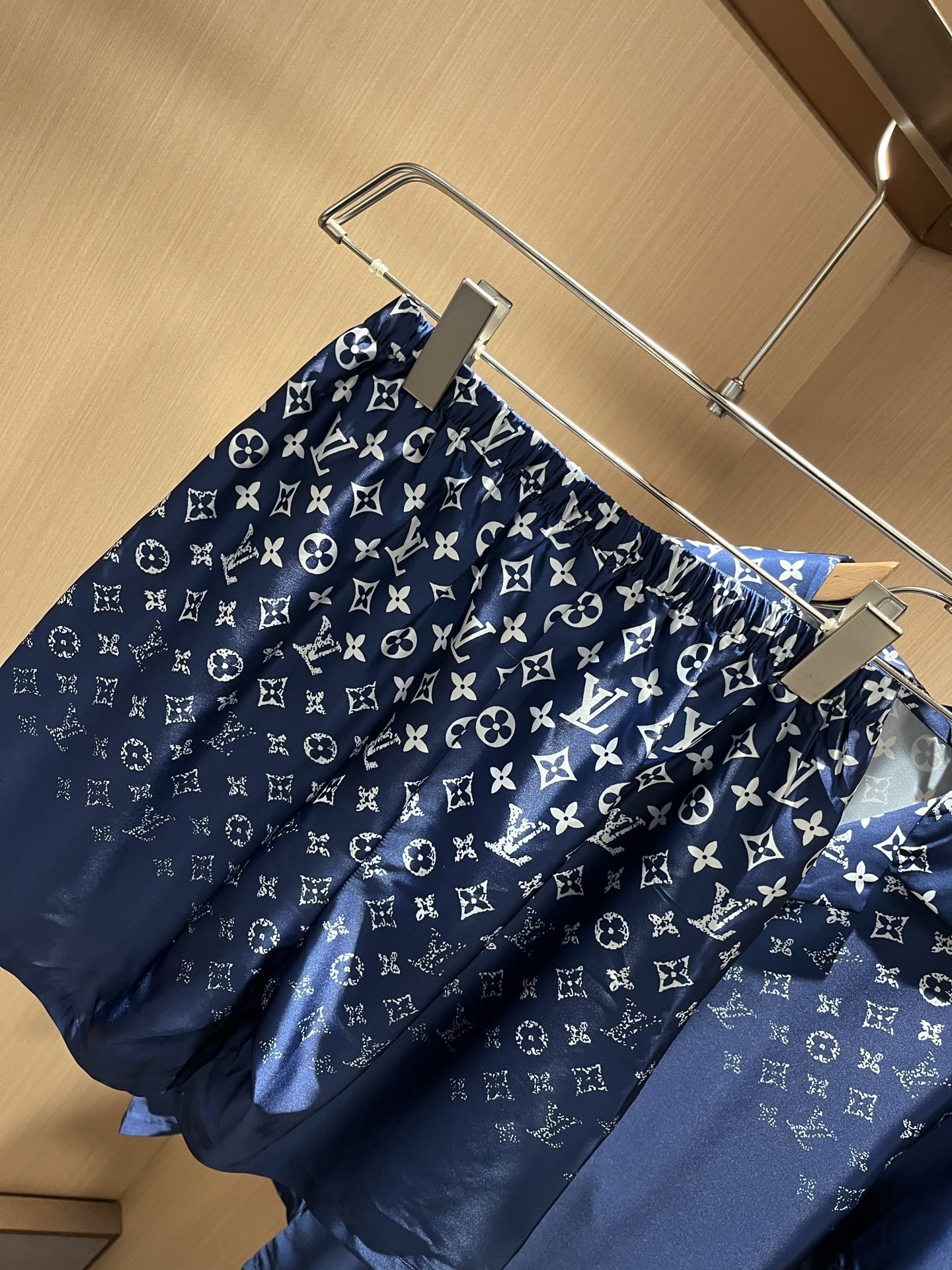 Louis Vuit*on 路易家族 2025春夏新款Monogram系列!轻奢休闲套装,男女同款👫睡