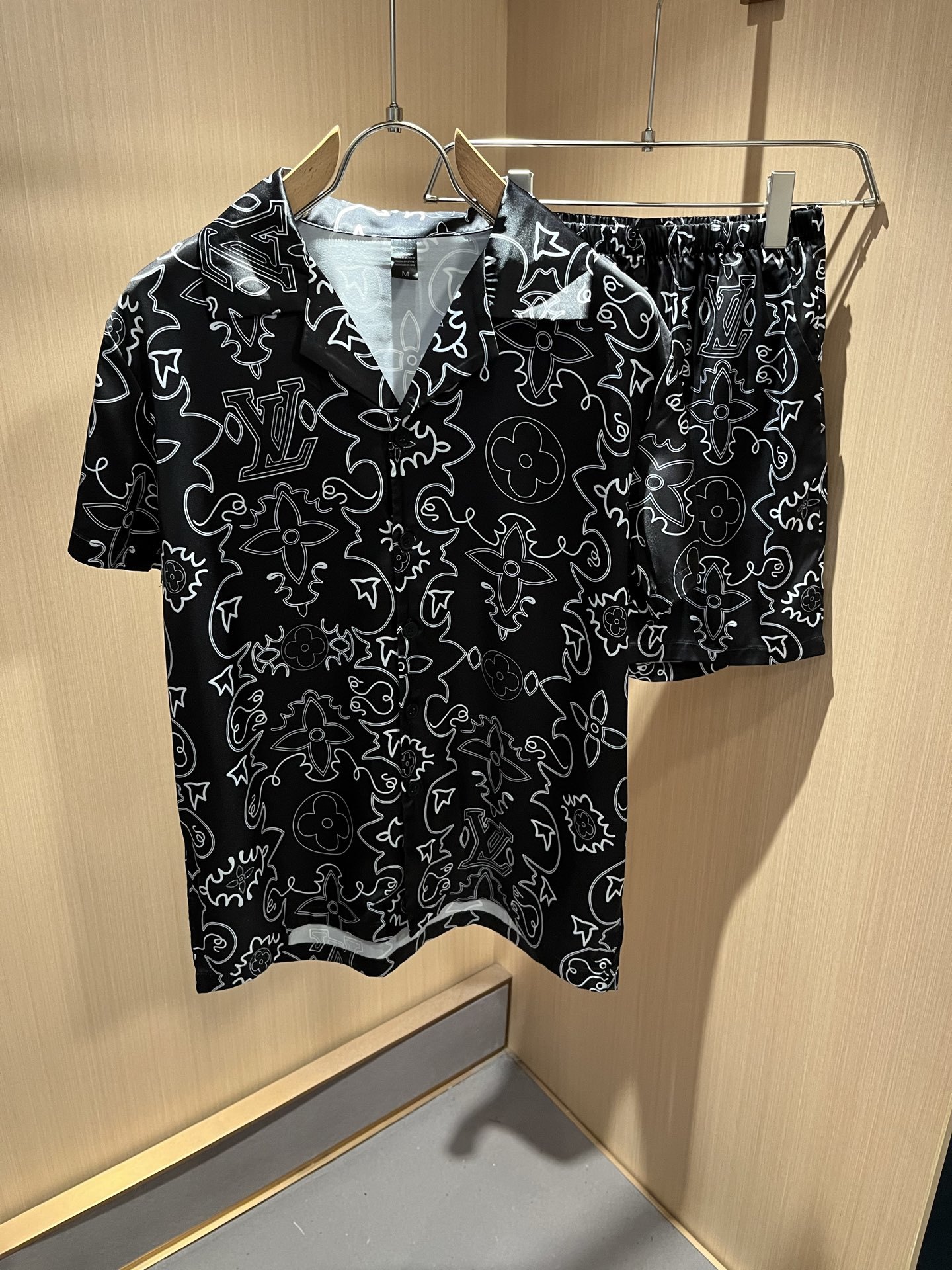 Louis Vuit*on 路易家族 2025春夏新款Monogram系列!轻奢休闲套装,男女同款👫睡