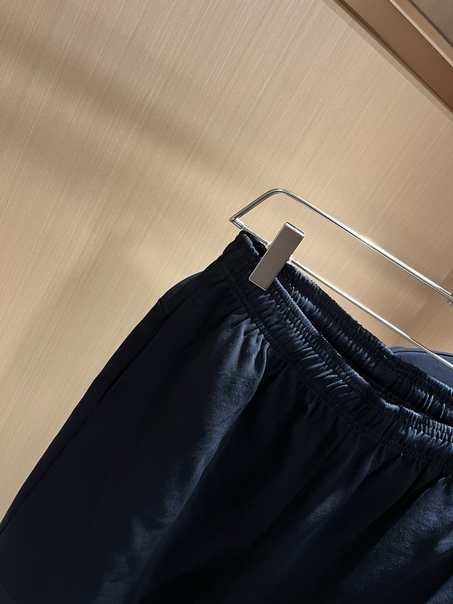  FEN 芬*迪 2025春夏新款男士休闲套装，百搭不限制年龄，衣身标识LOGO压胶设计！无论你是轻熟还