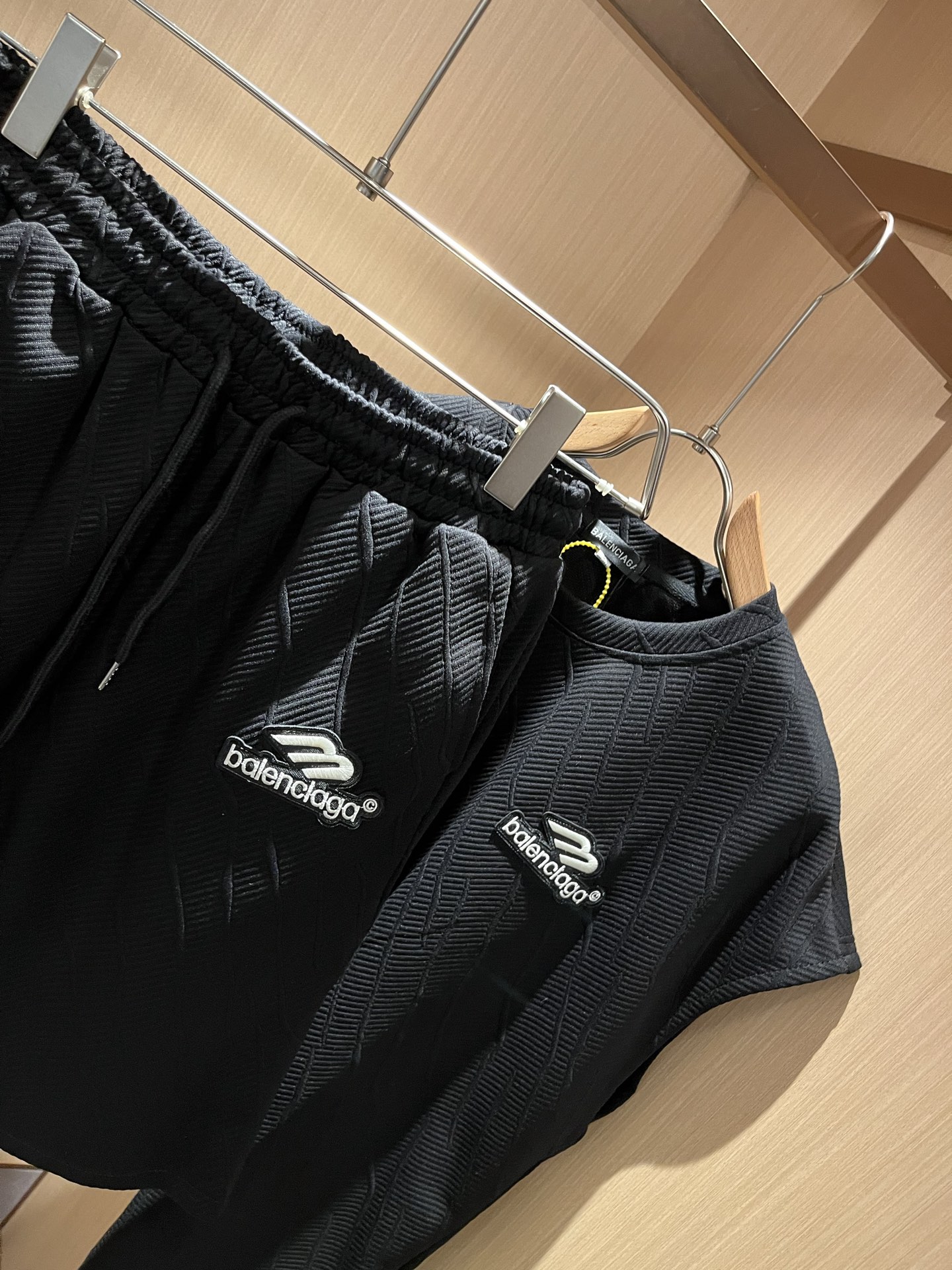  BALENCIA*巴黎*家 2025春夏最新款休闲套装，男女同款👫刺绣logo设计！贸易公司渠道稀出，
