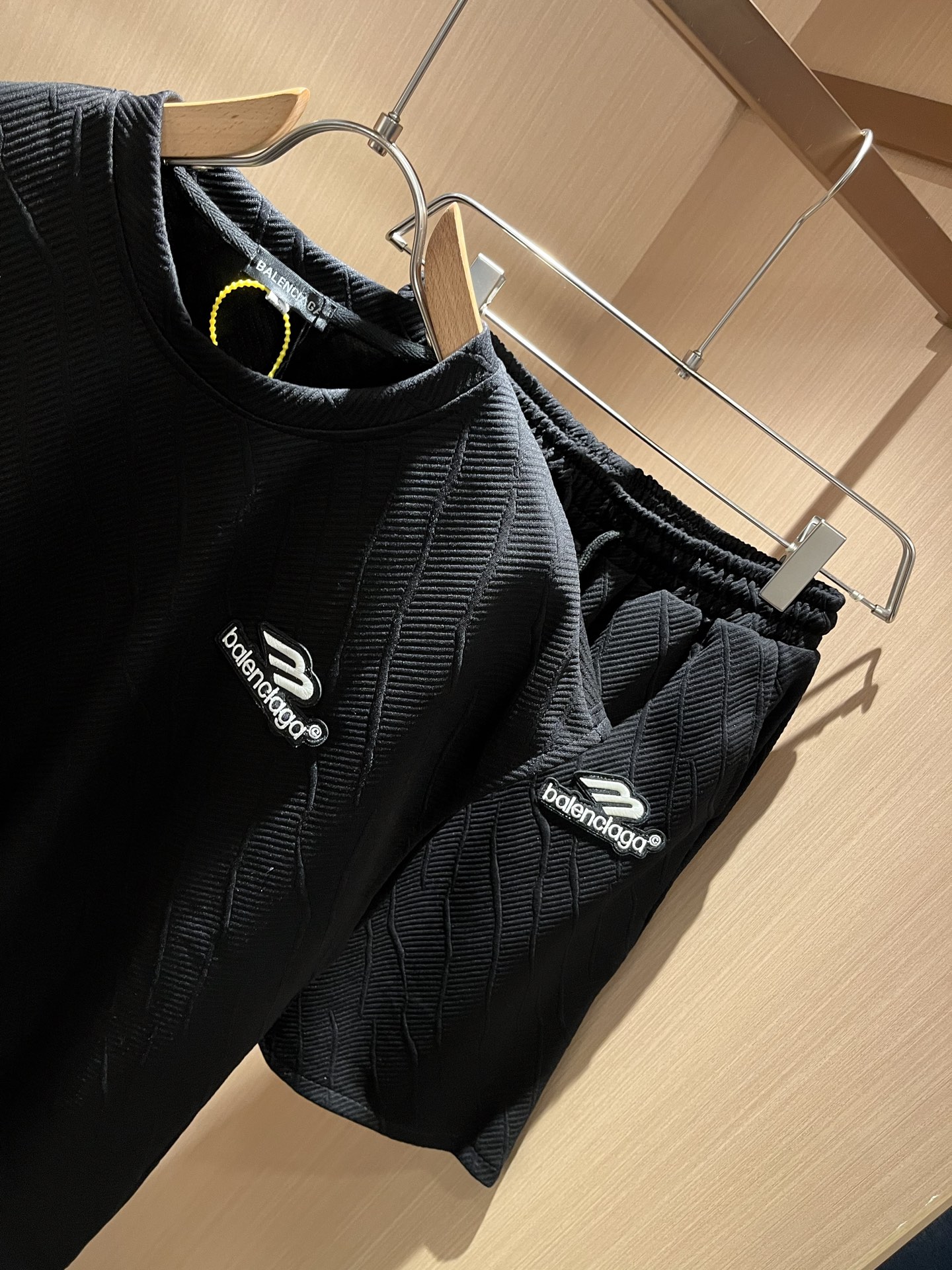  BALENCIA*巴黎*家 2025春夏最新款休闲套装，男女同款👫刺绣logo设计！贸易公司渠道稀出，