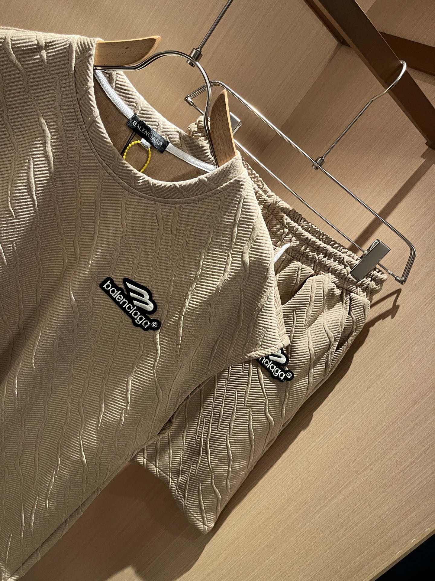  BALENCIA*巴黎*家 2025春夏最新款休闲套装，男女同款👫刺绣logo设计！贸易公司渠道稀出，