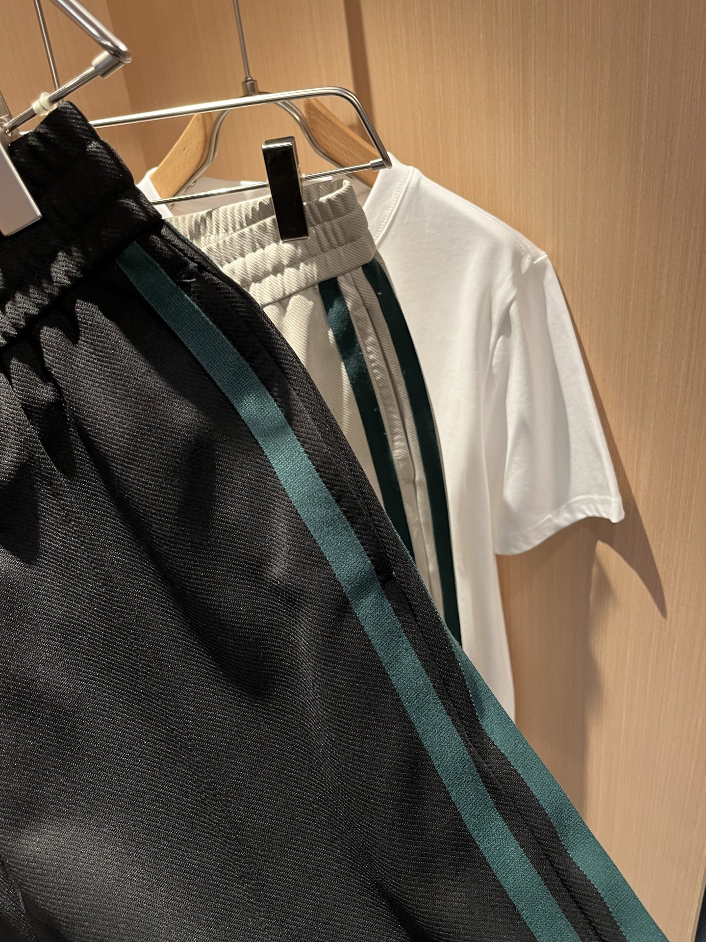  GUC*I古家2025春夏百搭休闲裤，作为高奢潮牌G家经典款式，此款的风格可以说是完美无缺，设计LOG