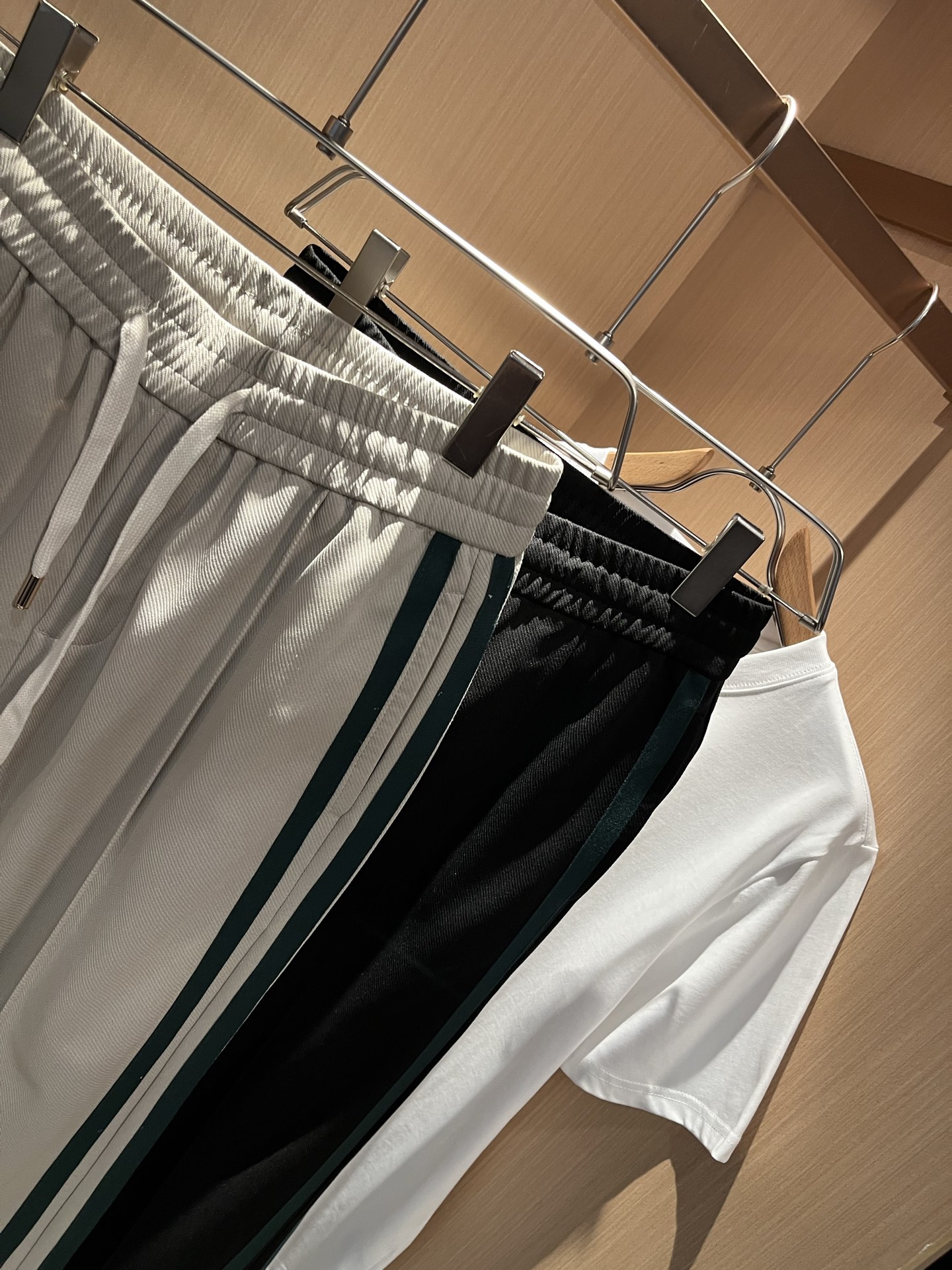  GUC*I古家2025春夏百搭休闲裤，作为高奢潮牌G家经典款式，此款的风格可以说是完美无缺，设计LOG