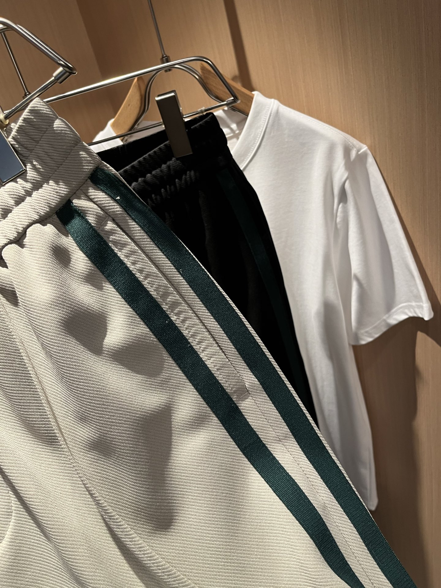  GUC*I古家2025春夏百搭休闲裤，作为高奢潮牌G家经典款式，此款的风格可以说是完美无缺，设计LOG