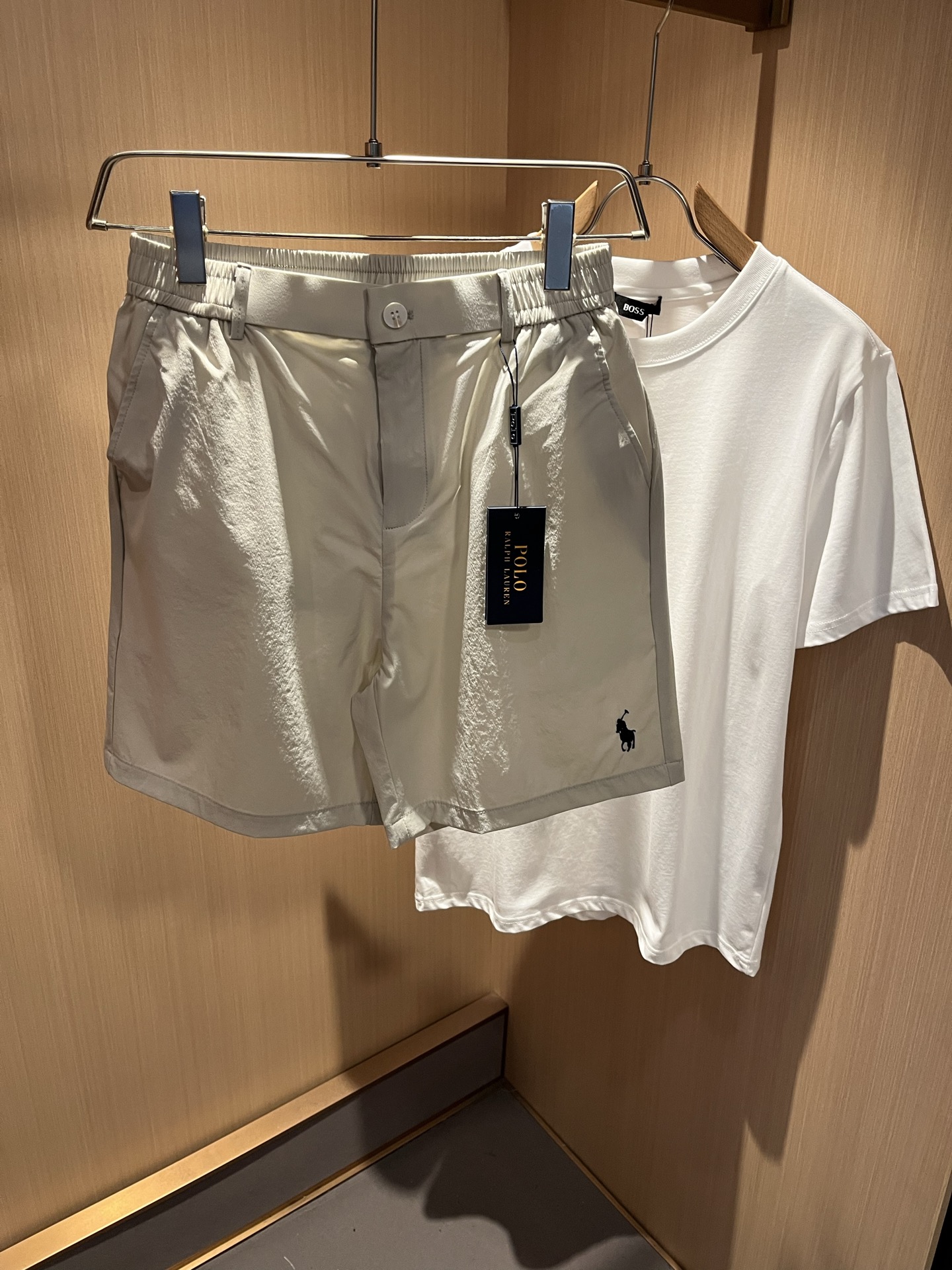 NO:508951,Paul POLOSPORT 2025 spring and summer new men and women's shorts are available at the same time in the counter!  Customized exclusive polyester fiber fabric, customized original craft thread, design logo embroidery design!  Perfectly integrated with fashion and style, a top-notch fashionable style that perfectly suits the outside wear!  The overall feeling is natural!  The ultimate classic versatile short-sleeved T-shirt, the ultimate heavy industry and the ultimate perfection!  Fans who pursue high quality are please buy them by themselves, and all fans who know the goods are invited to appreciate this model together!  Size M-3XL, shorts, T-shirt,tees, t-shirt,alexander wang19860909保罗POLOSPORT 2025春夏新款男女同款短裤,专柜同步发售！定制专属聚酯纤维面料,定制原版工艺螺纹,设计标识logo刺绣设计！完美融入时尚还有风情感一款完美符合外穿的顶尖时髦气质款！整体给人浑然天成的感觉！极致经典的百搭型短袖T恤,极致的重工极致的完美！追求高品质的粉丝们请自行抢购,诚邀所有识货的粉丝一同鉴赏此款！尺码M-3XL,,shorts,T-shirt,tees，t-shirt,alexander wang,Men's clothing