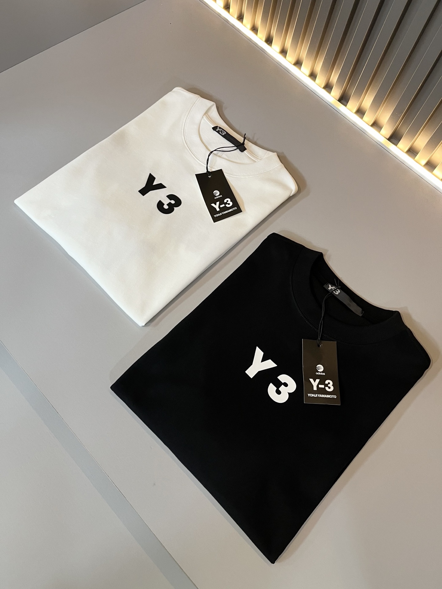  Y- 3山本*耀司 2025春夏新品男女同款👫短袖T恤 ，一面料上身舒适感非常好。炸街必须要拥有它，专