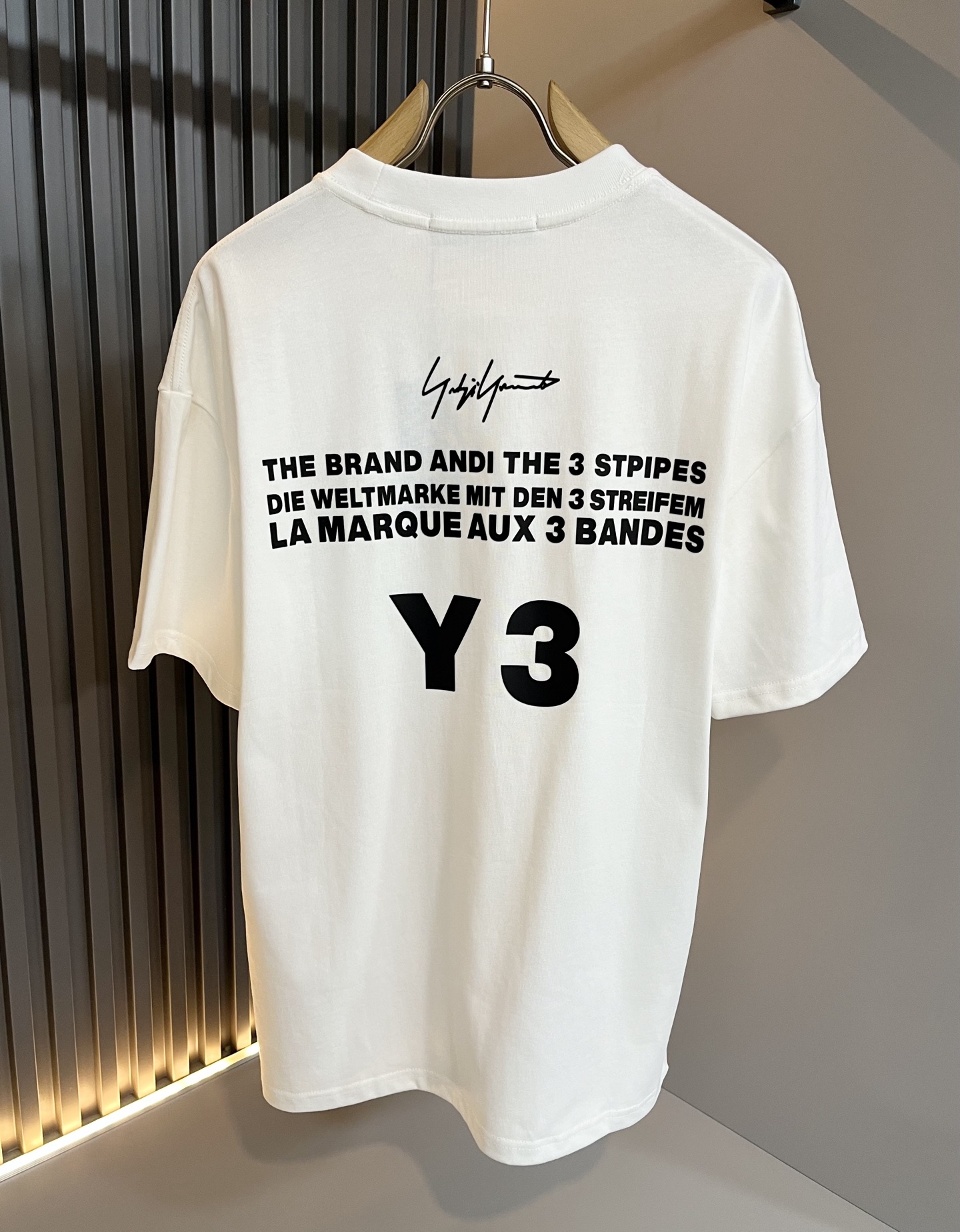  Y- 3山本*耀司 2025春夏新品男女同款👫短袖T恤 ，一面料上身舒适感非常好。炸街必须要拥有它，专