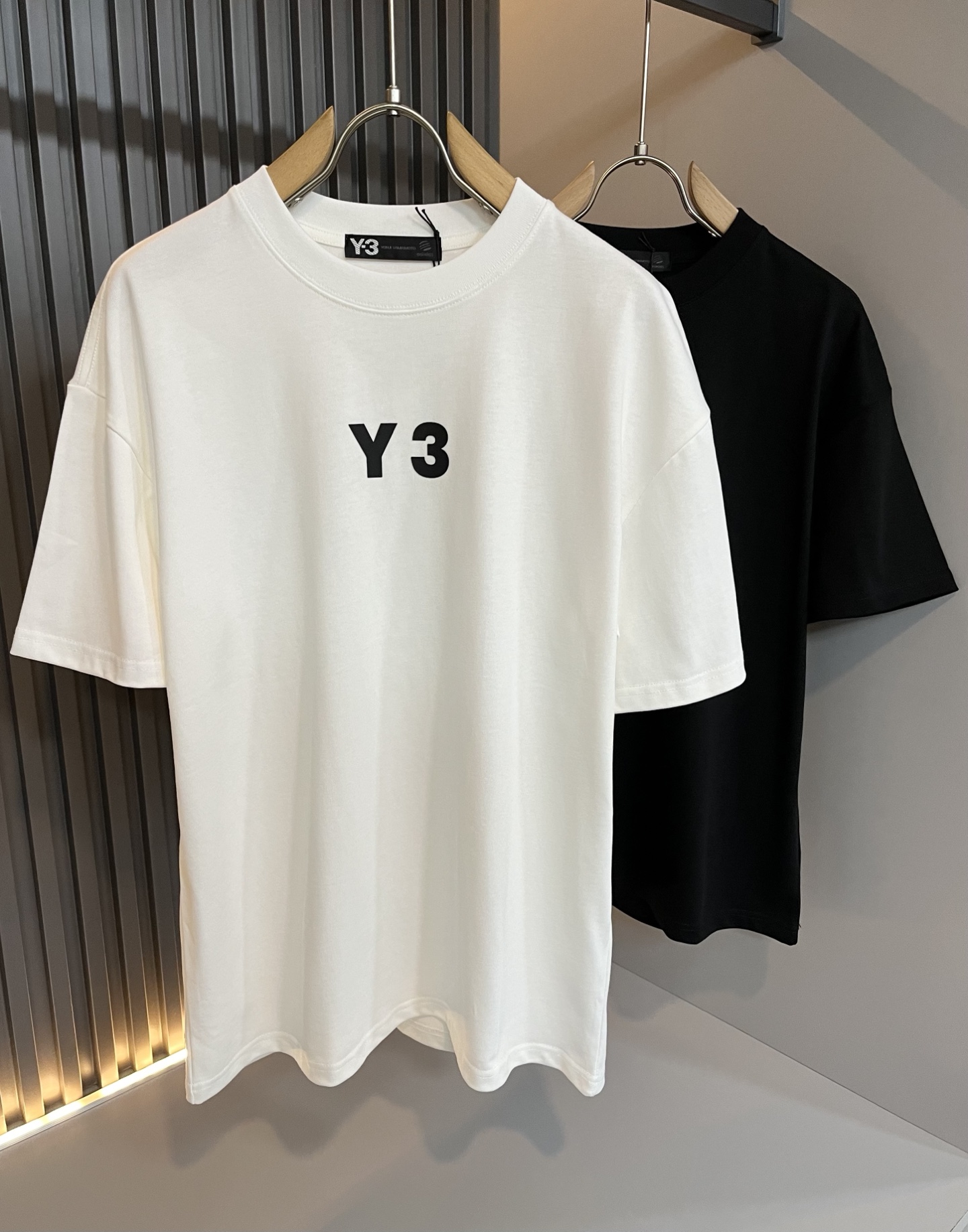 Y- 3山本*耀司 2025春夏新品男女同款👫短袖T恤 ，一面料上身舒适感非常好。炸街必须要拥有它，专