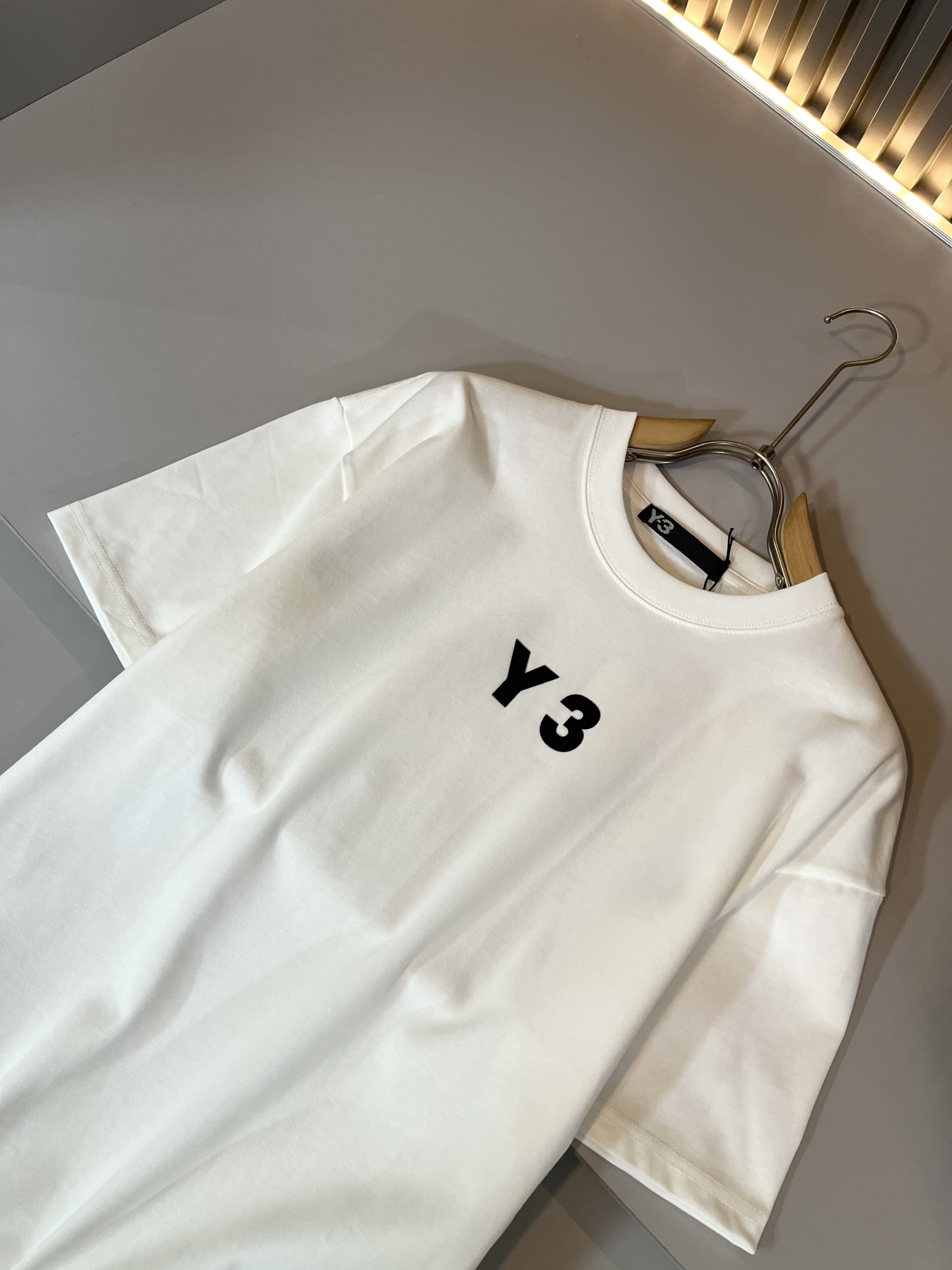  Y- 3山本*耀司 2025春夏新品男女同款👫短袖T恤 ，一面料上身舒适感非常好。炸街必须要拥有它，专