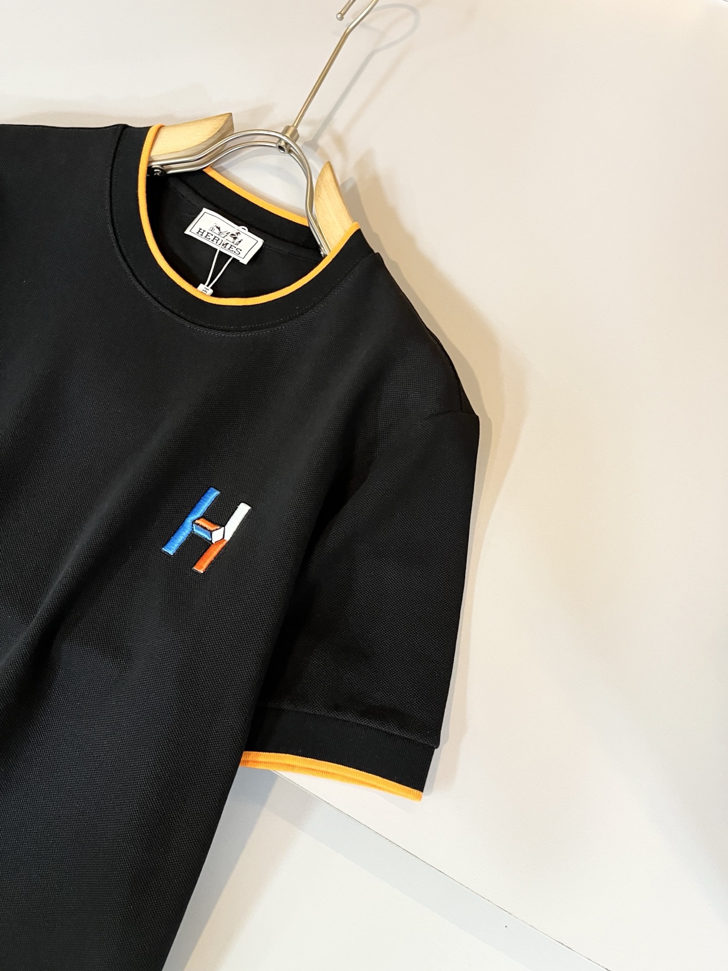  Her*mes爱*仕2025春夏新款男士短袖T恤，全新升级百搭基础款，低调奢华，品格之选！甄选优质精选