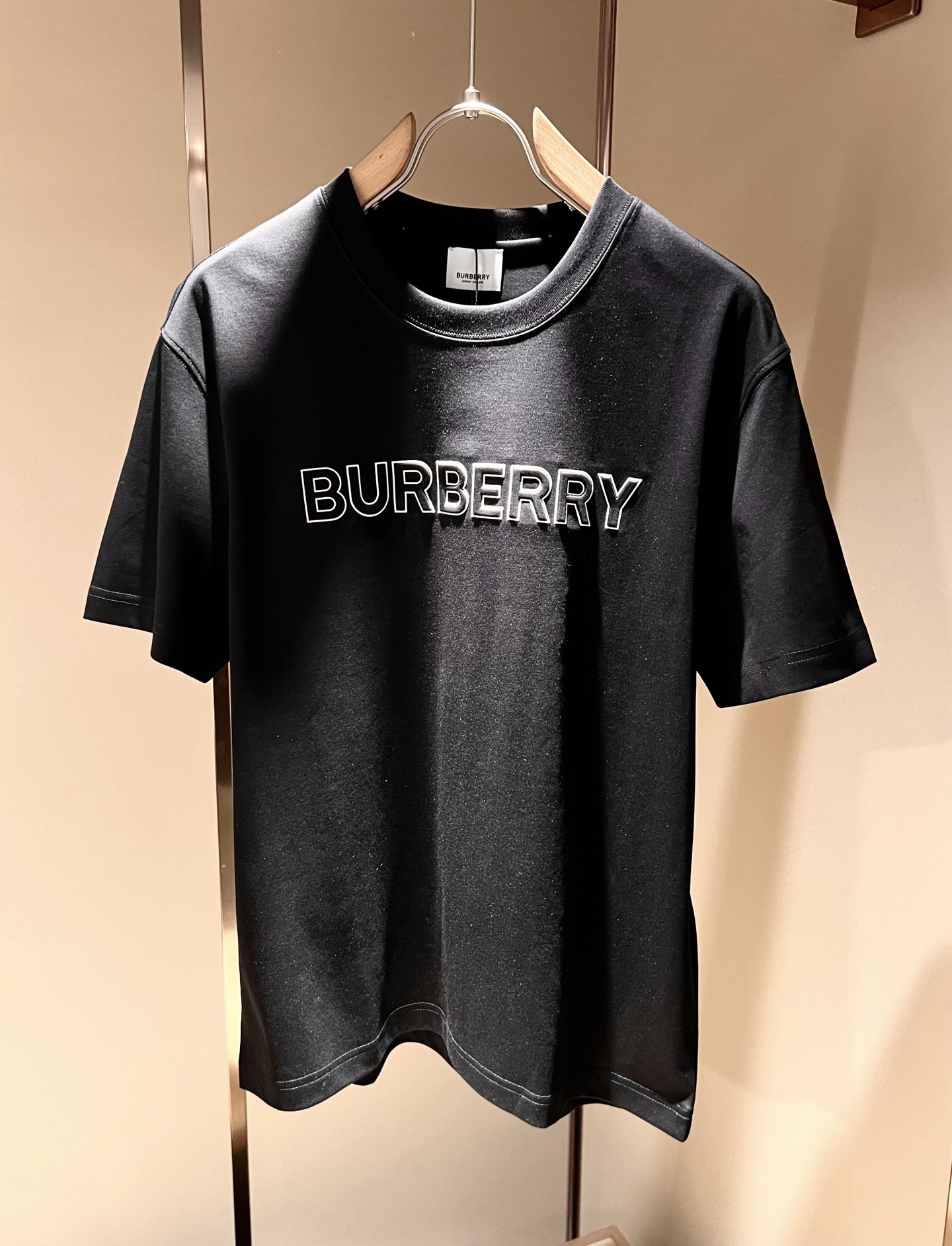 BURBER*Y巴*莉2025春夏新品男女同款👫短袖T恤,重磅来袭,最近比较火热的环保纯棉面料制作而成