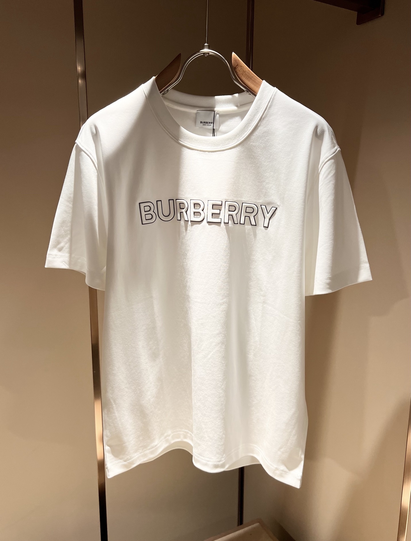 BURBER*Y巴*莉2025春夏新品男女同款👫短袖T恤,重磅来袭,最近比较火热的环保纯棉面料制作而成