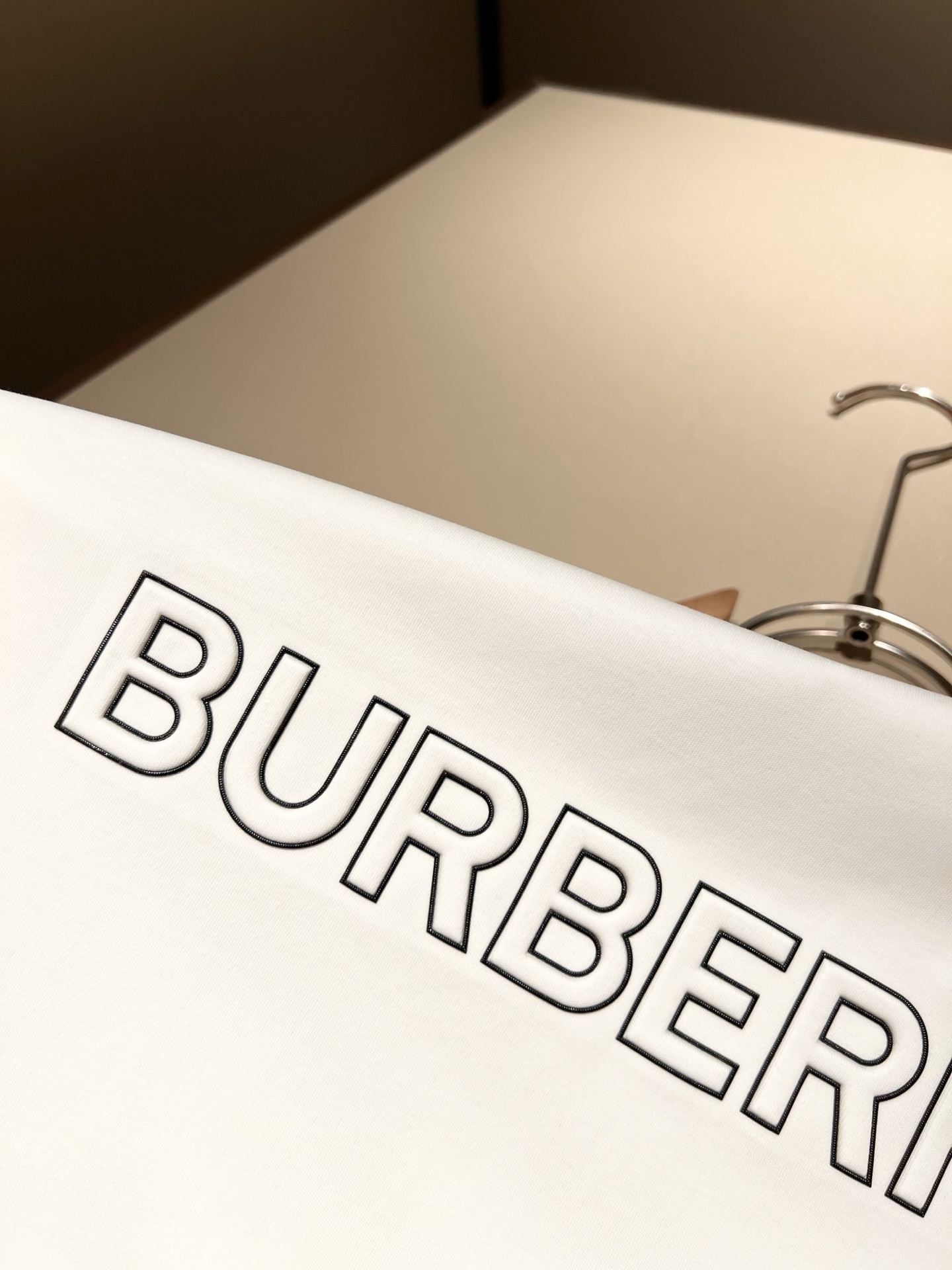 BURBER*Y巴*莉2025春夏新品男女同款👫短袖T恤,重磅来袭,最近比较火热的环保纯棉面料制作而成
