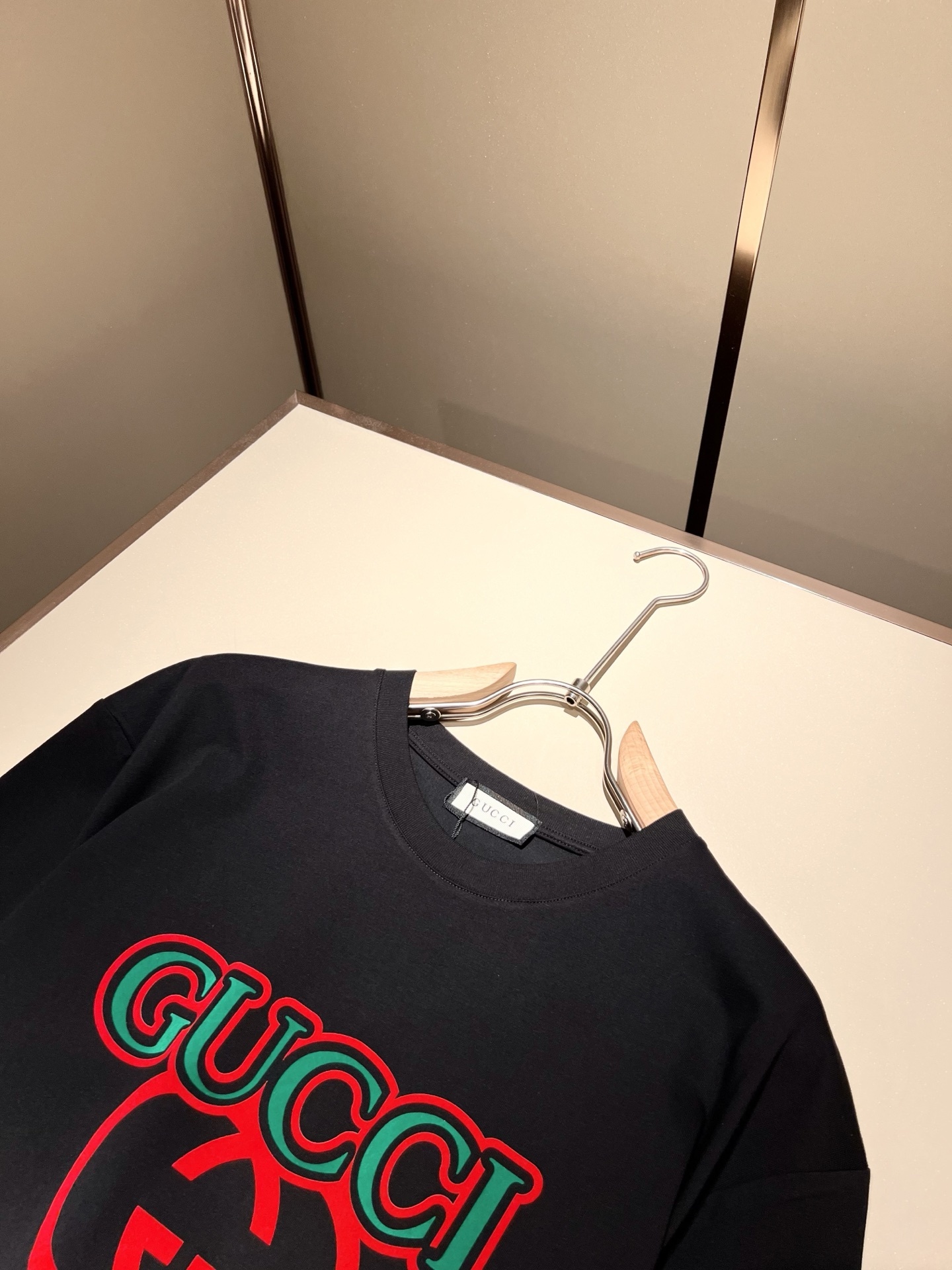 Gucc*古家 2025春夏新款男女同情侣款👫休闲宽松棉质圆领短袖T恤衫!贸易公司渠道稀出,同步官
