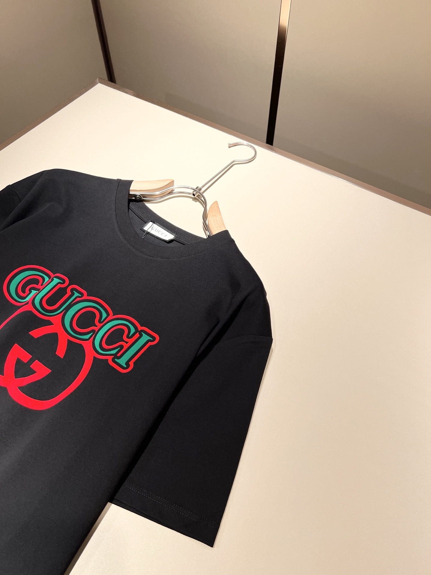 Gucc*古家 2025春夏新款男女同情侣款👫休闲宽松棉质圆领短袖T恤衫!贸易公司渠道稀出,同步官