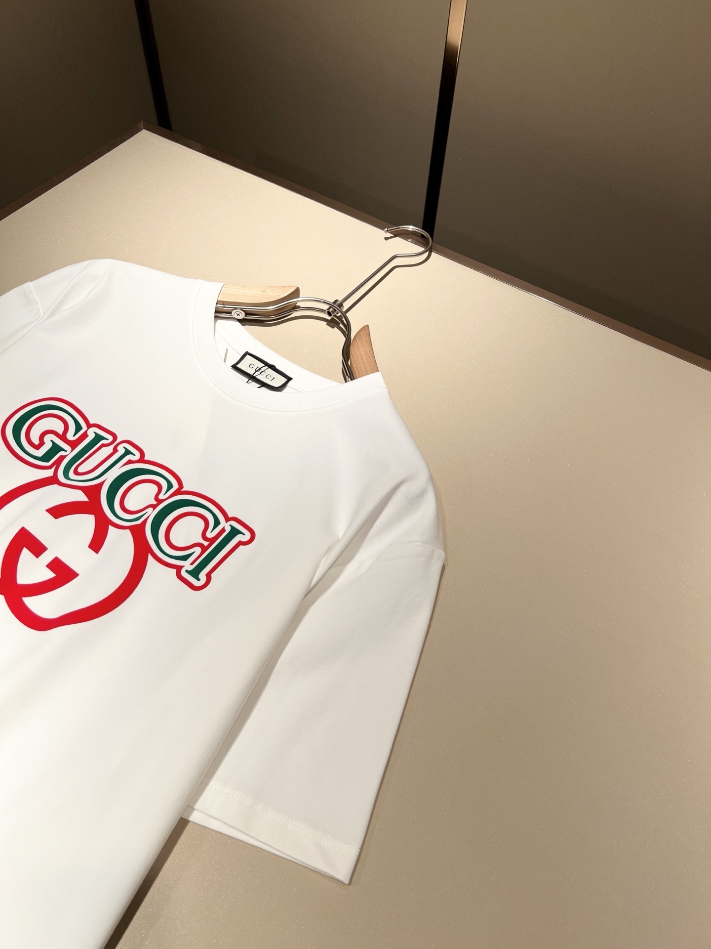 Gucc*古家 2025春夏新款男女同情侣款👫休闲宽松棉质圆领短袖T恤衫!贸易公司渠道稀出,同步官
