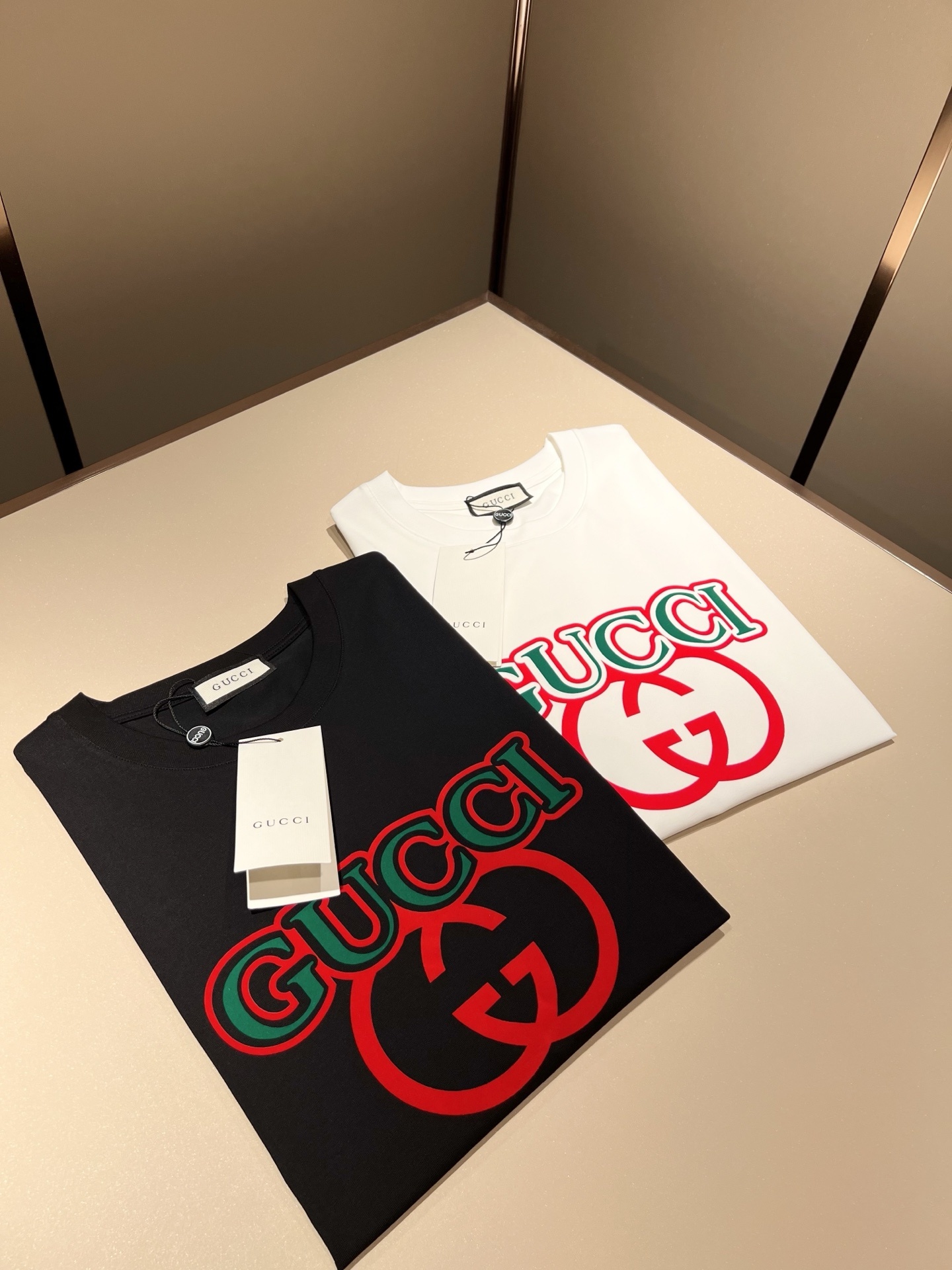 Gucc*古家 2025春夏新款男女同情侣款👫休闲宽松棉质圆领短袖T恤衫!贸易公司渠道稀出,同步官