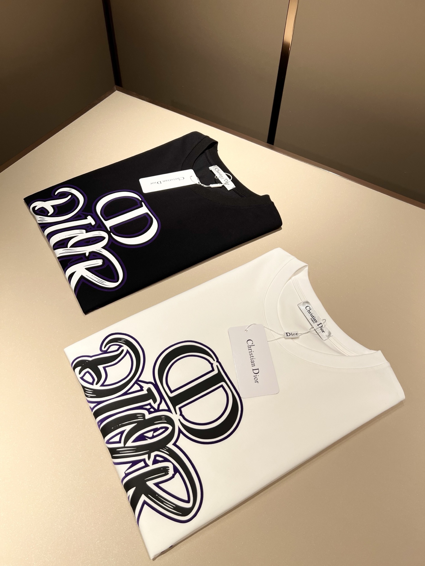  Dio*迪家 2025春夏新款男女同款👫短袖T恤，专柜同步发售！定制专属260克纯棉面料，定制原版工艺