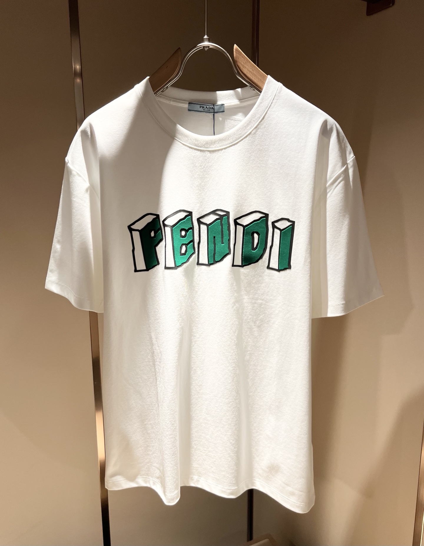   FEN*I 芬*迪2025春夏新款FD家族FF男女同款👫短袖T恤，男女同款👫百搭极简短袖。意大利原厂