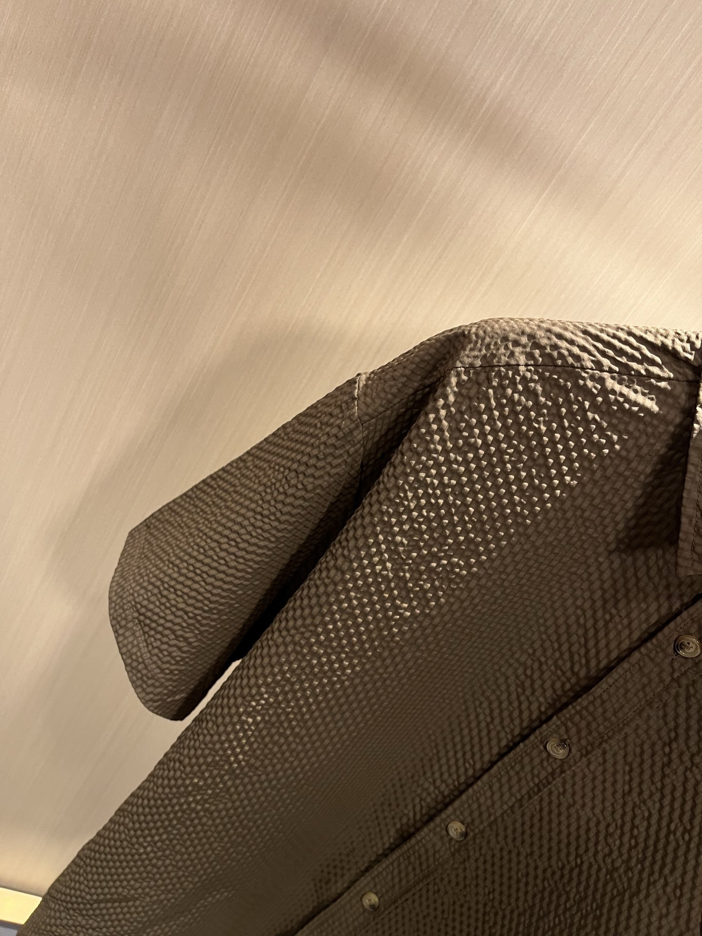  MON蒙**口2025春夏新款男士原单男士长袖衬衣，贸易公司货，官网同步发售！此类型的基础单品是每季必