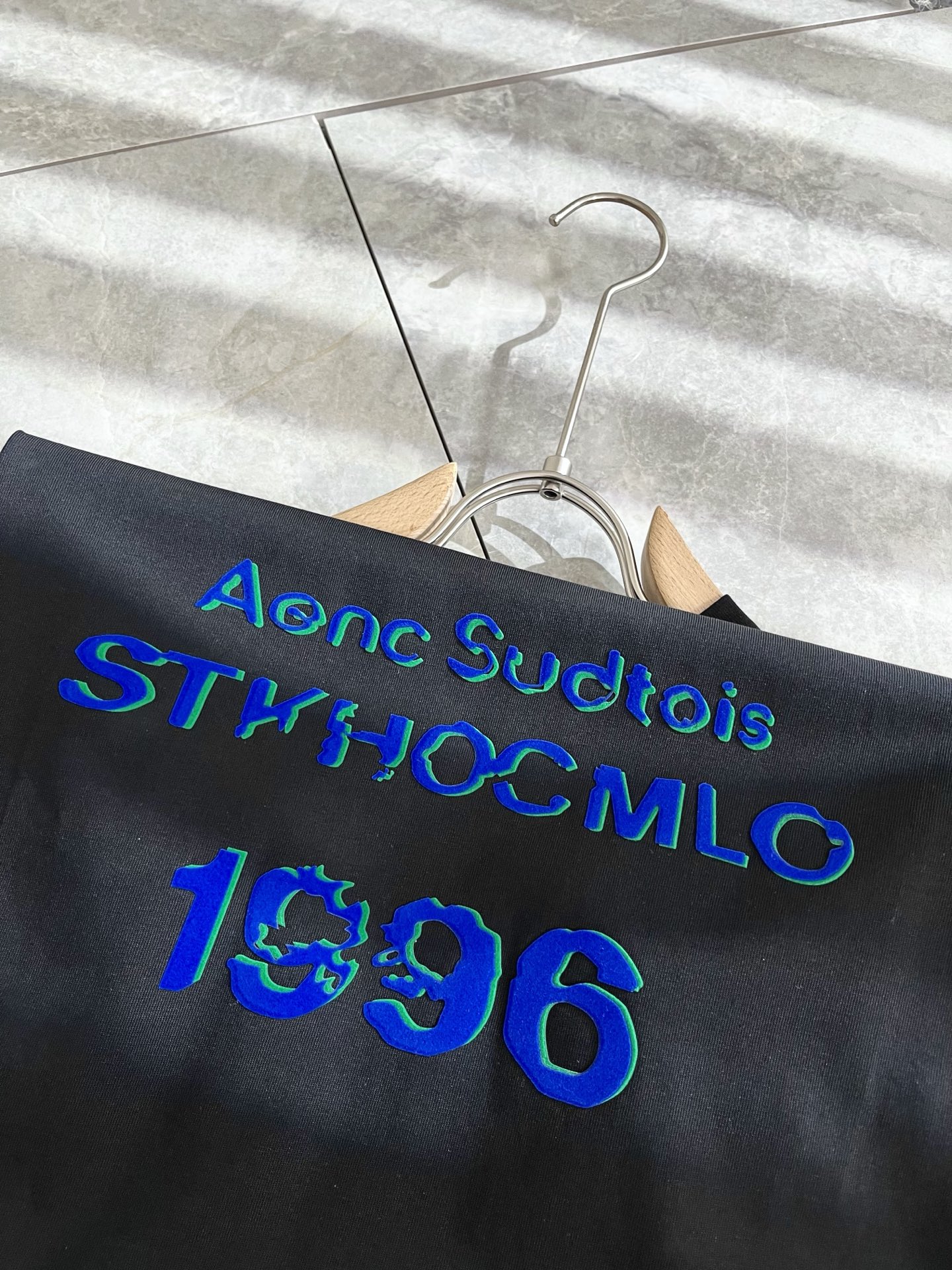   Acne Studi*os2025春夏新款男女同款👫短袖T恤，专柜同步发售！定制专属洗水纯棉面料，定