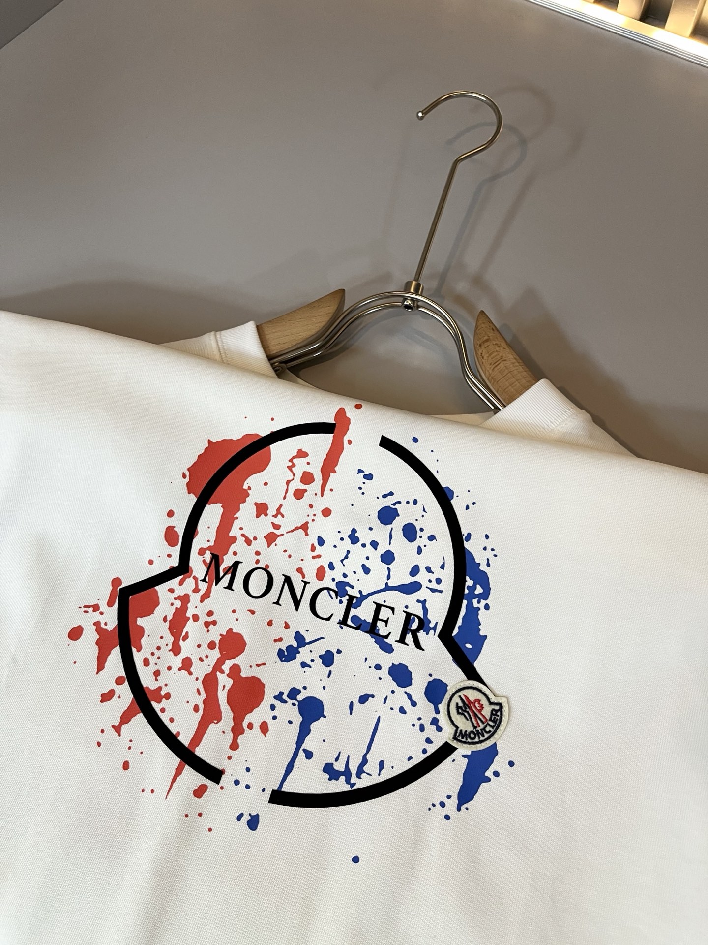   Moncler蒙家 2025春夏最新男女同款👫贸易订单短袖T恤，全品相！！网红款！采用logo图案印