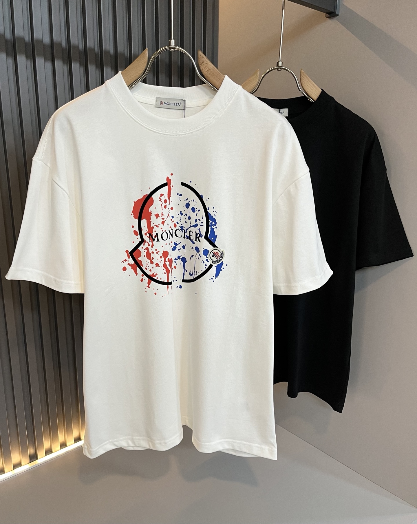   Moncler蒙家 2025春夏最新男女同款👫贸易订单短袖T恤，全品相！！网红款！采用logo图案印