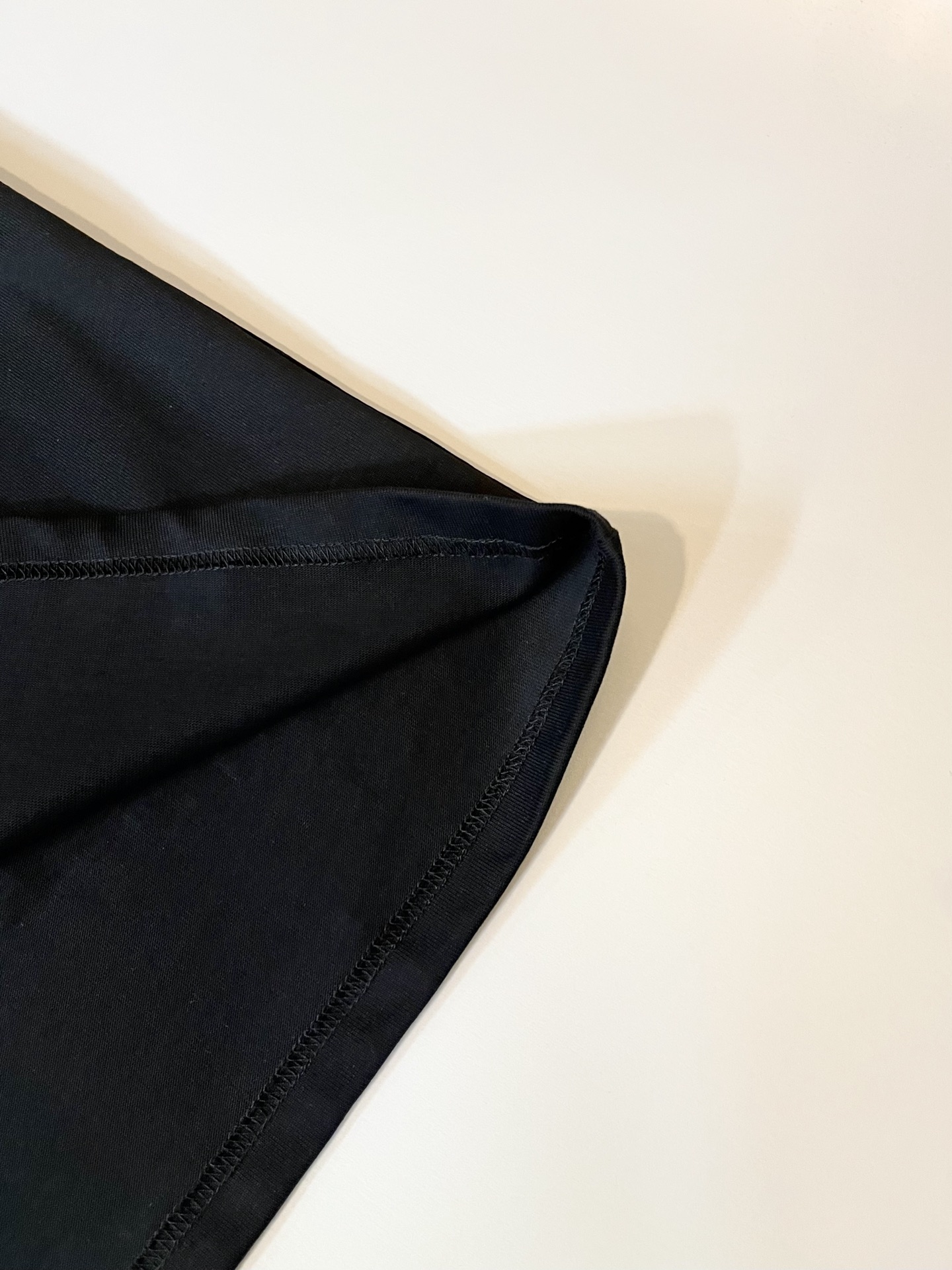   Moncler蒙家 2025春夏最新男女同款👫贸易订单短袖T恤，全品相！！网红款！采用logo图案印