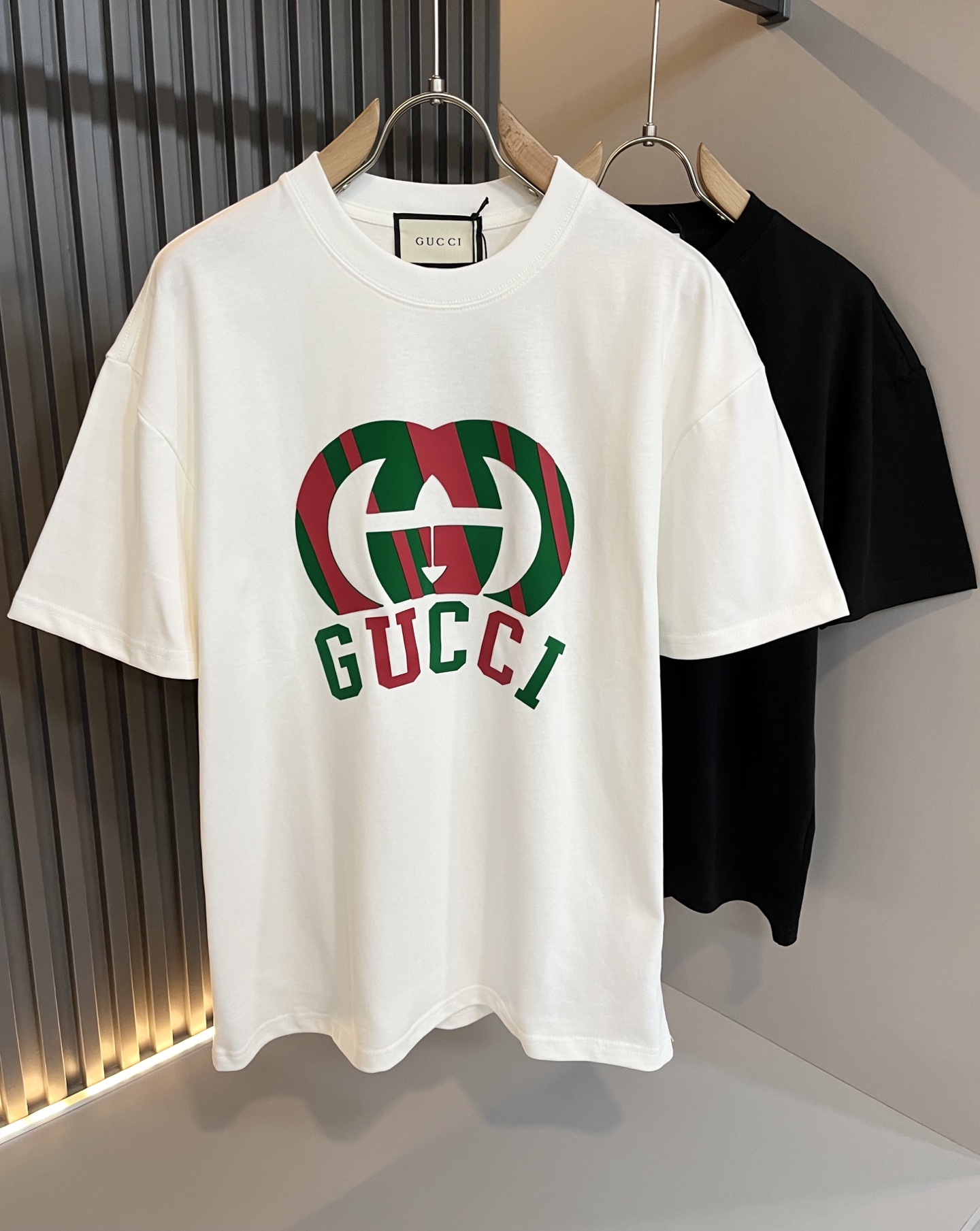   Gucc*古家 2025春夏新款男女同情侣款👫休闲宽松棉质圆领短袖T恤衫！贸易公司渠道稀出，同步官网